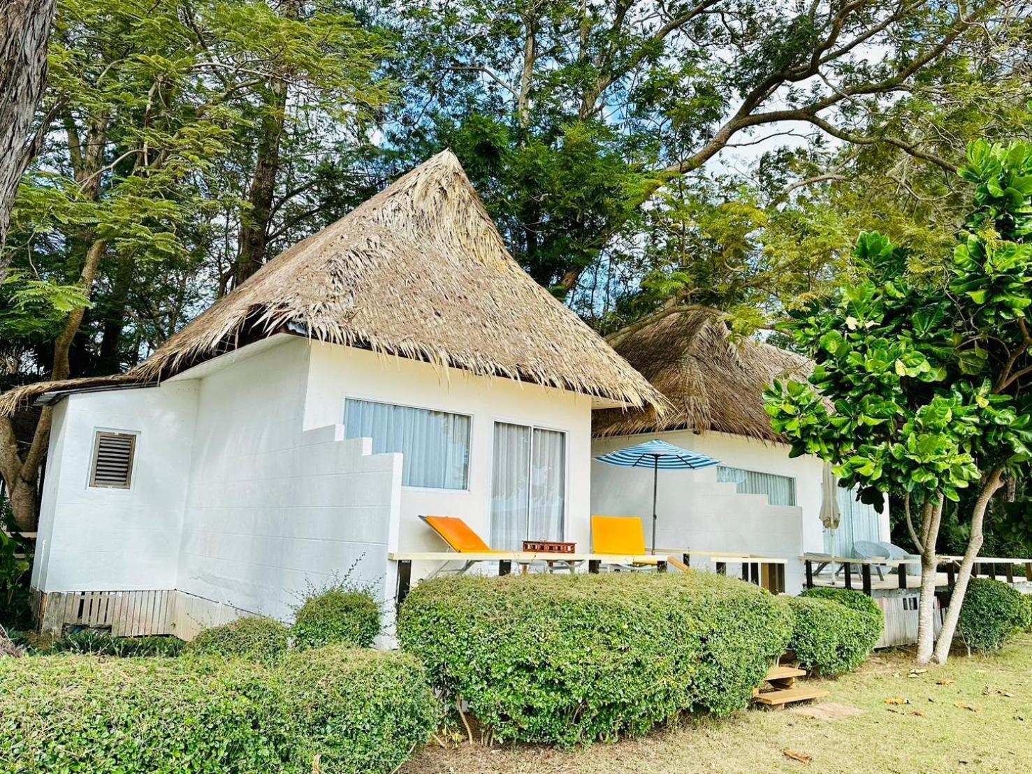 Resort Twin Bay 3*