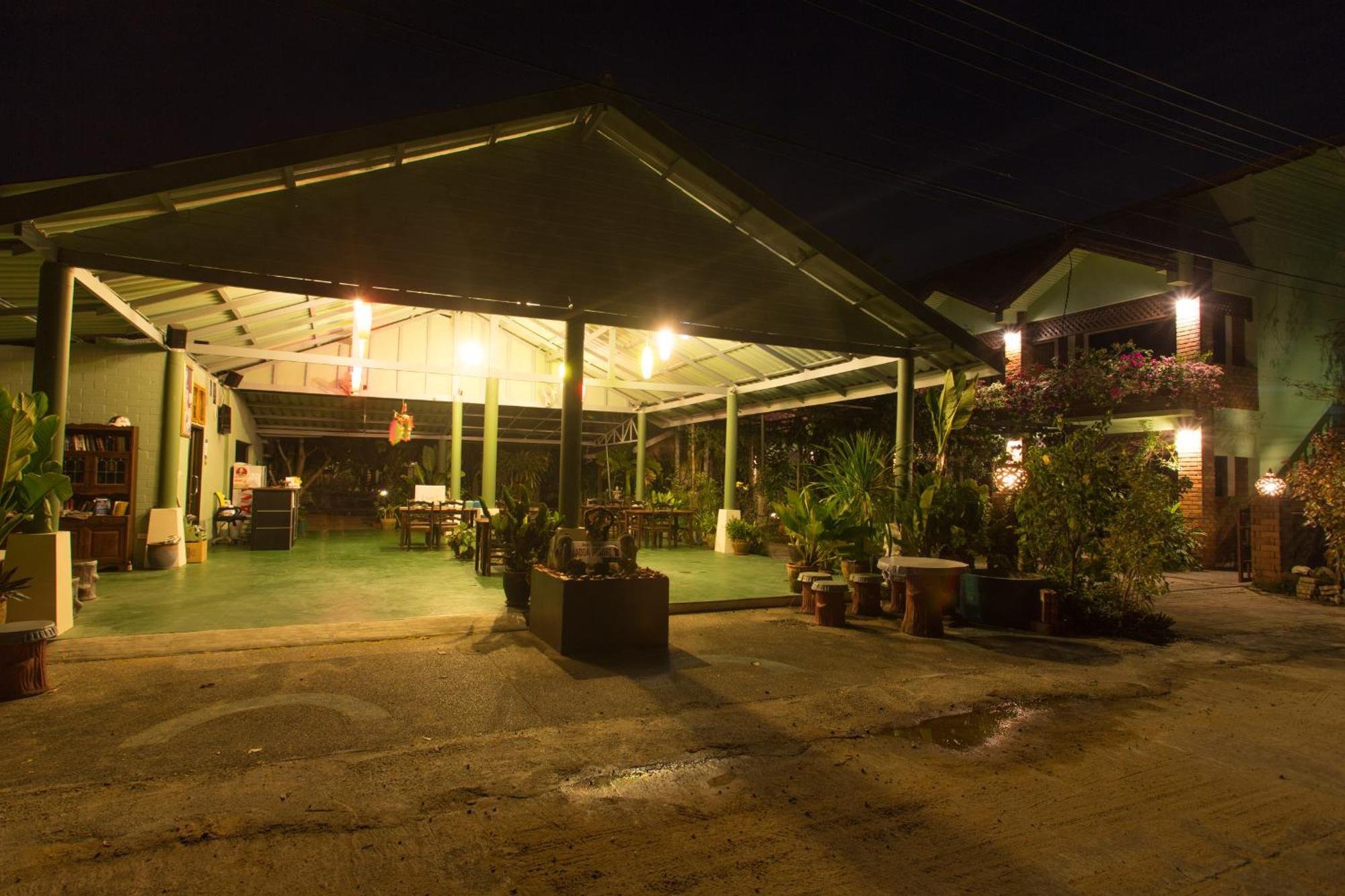 Ladda Resort 2*