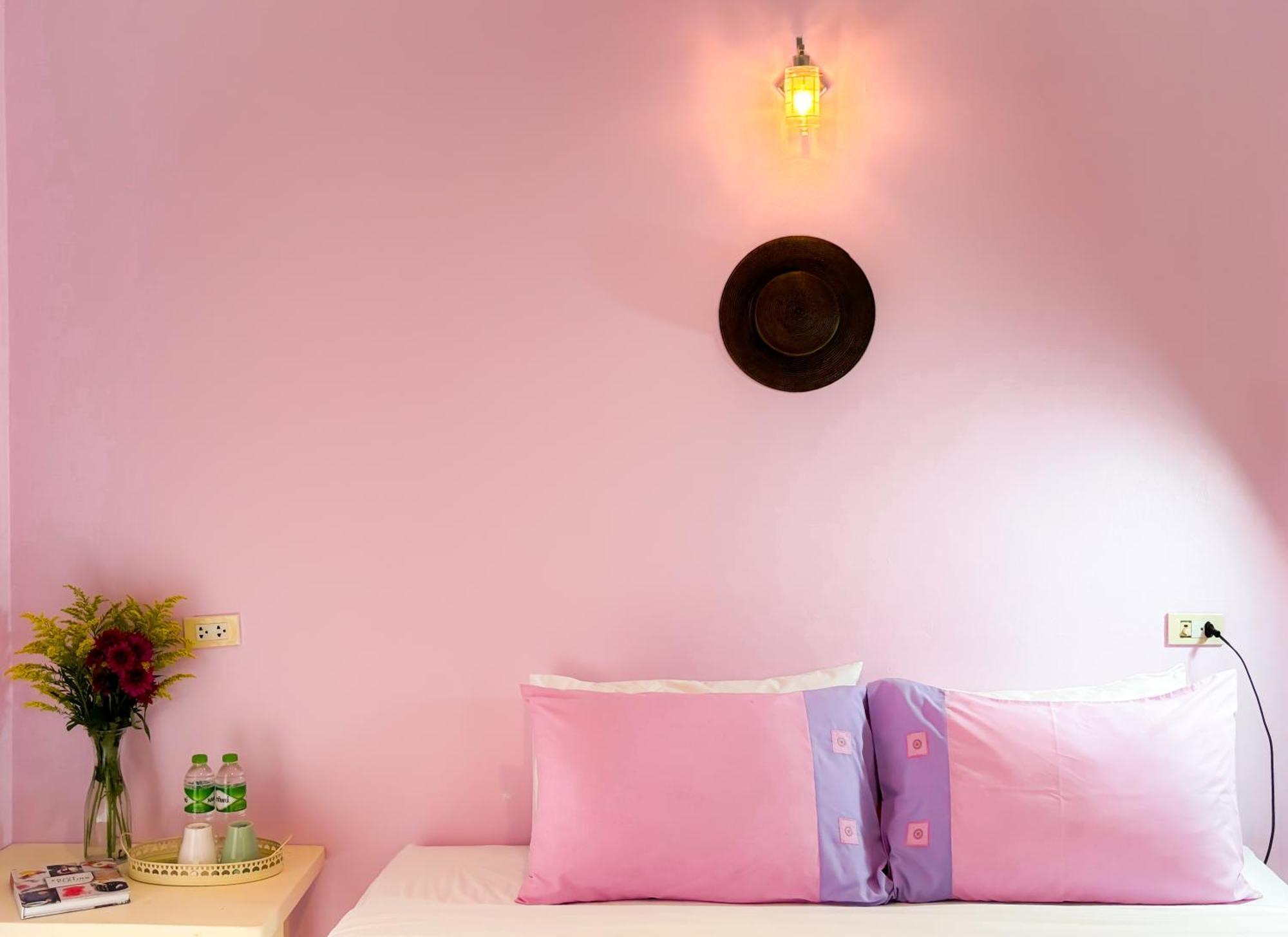 Les Fleurs House Bed & Breakfast