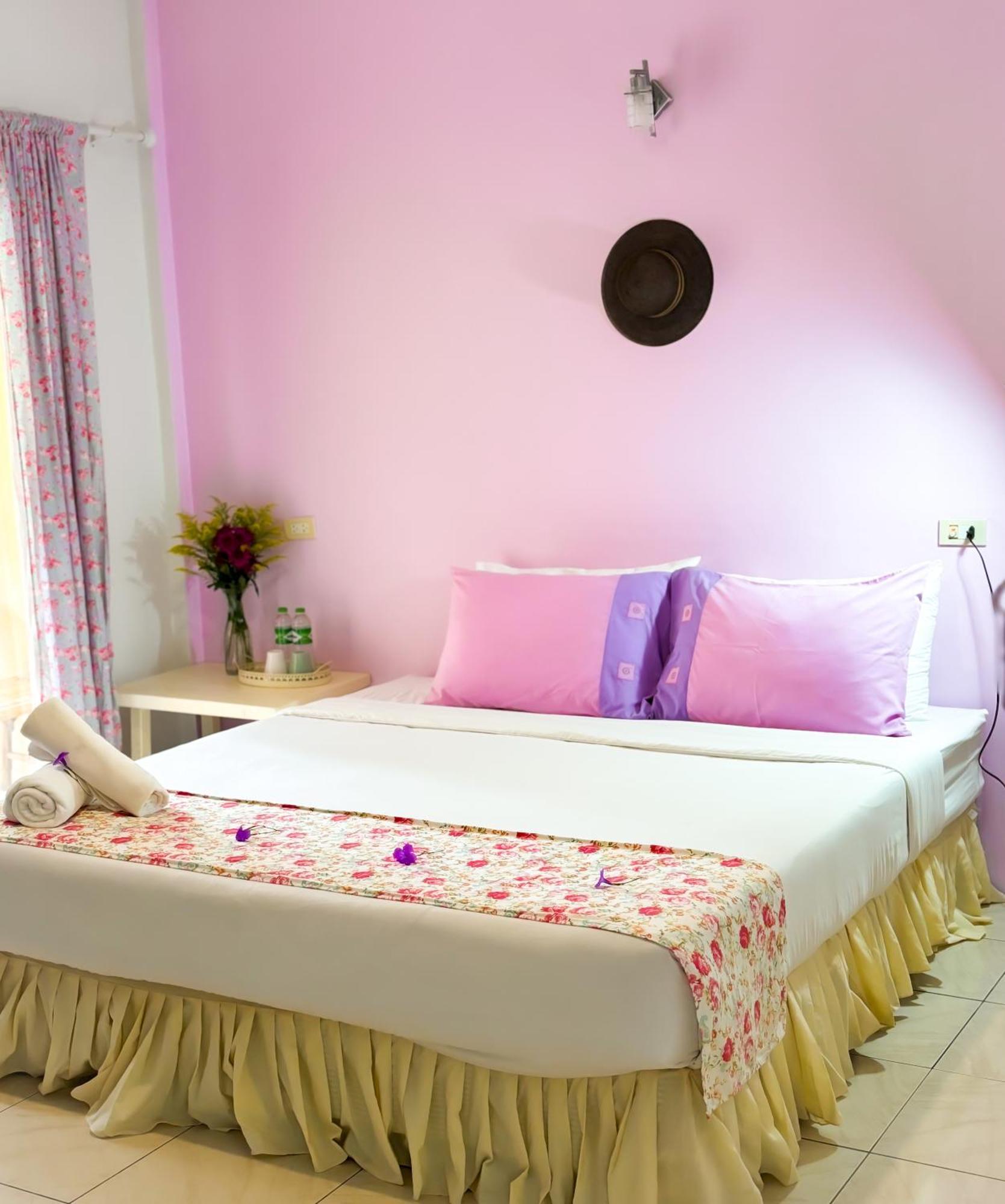Bed & Breakfast Les Fleurs House 2*