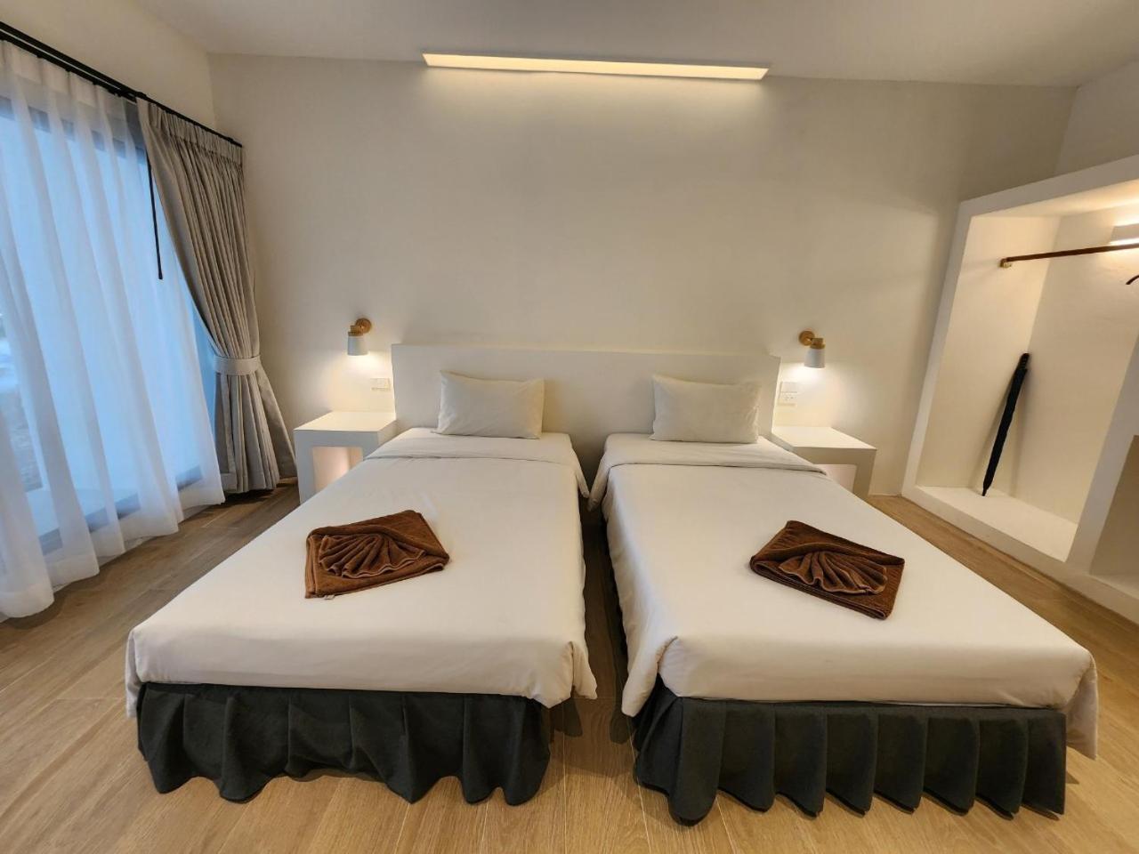 Twin Bay Resort