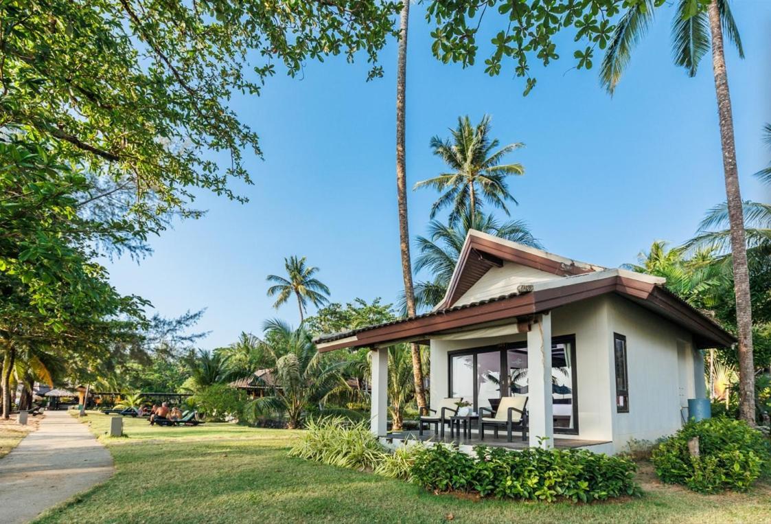 Nang Thong Bay Khao Lak