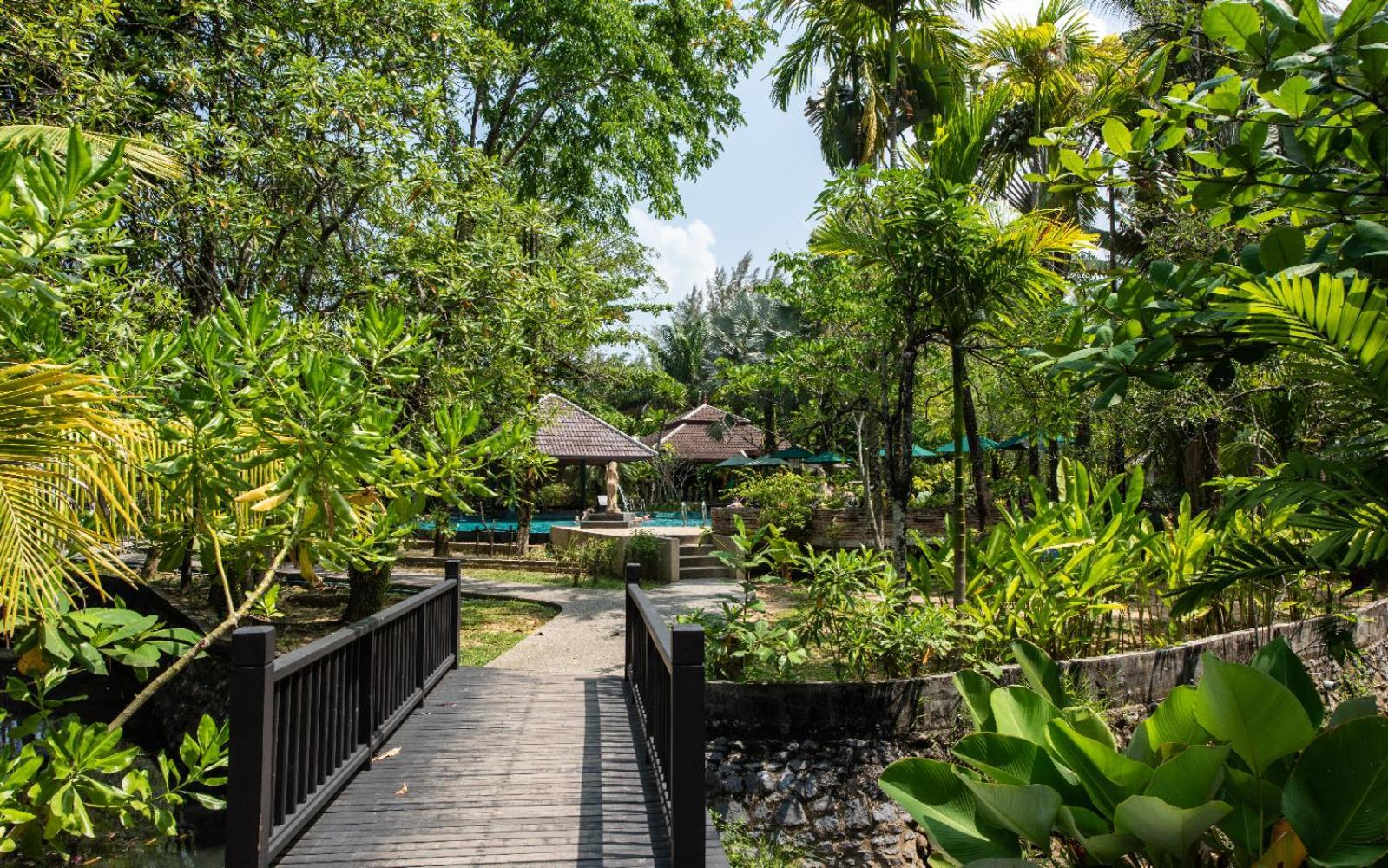 Nang Thong Bay Khao Lak