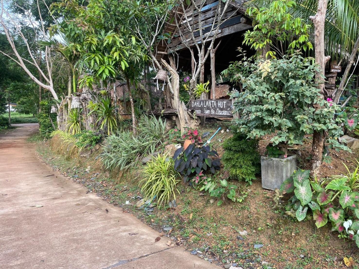 Dahla Lanta Hut * Koh Lanta