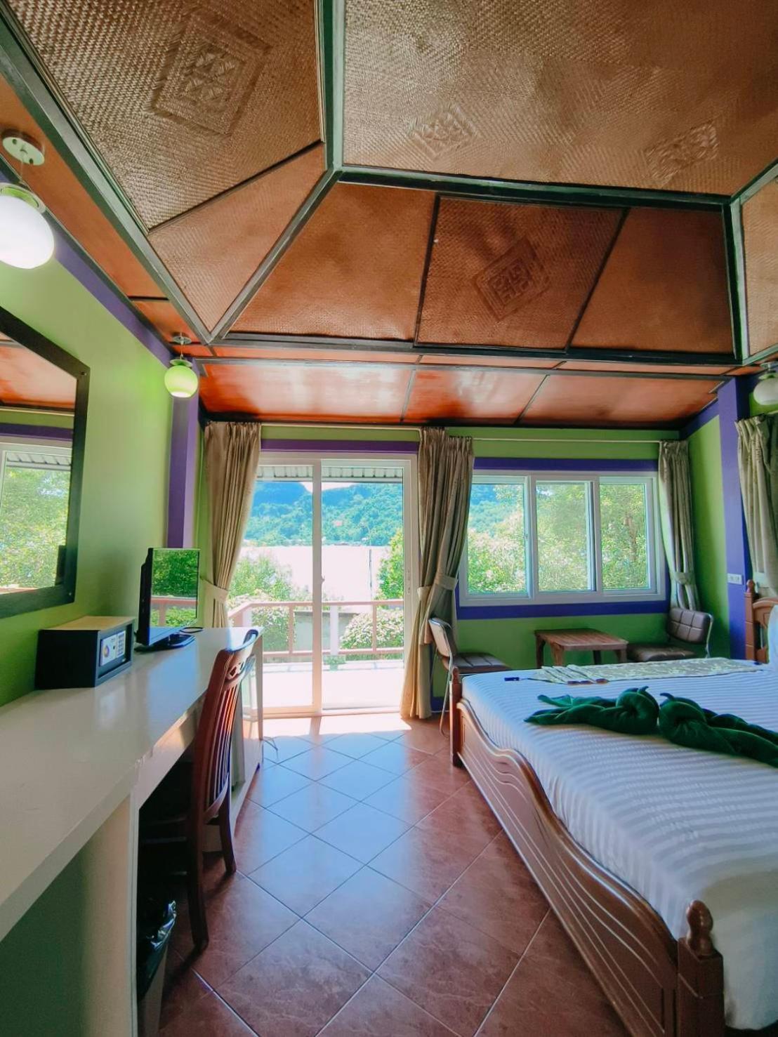 Phi Phi View Point Hotel 2*