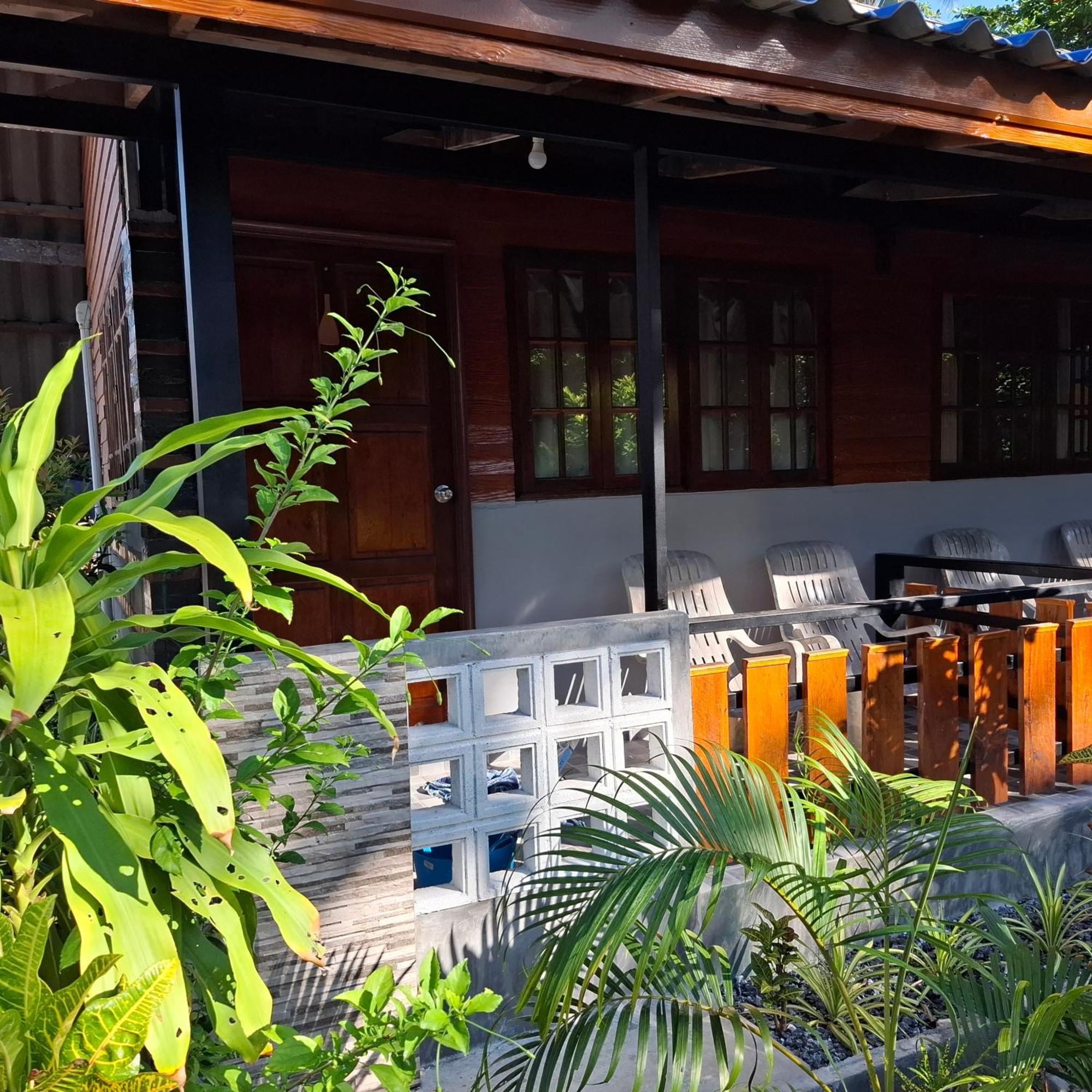 Chalet Lanta Valom Buri *