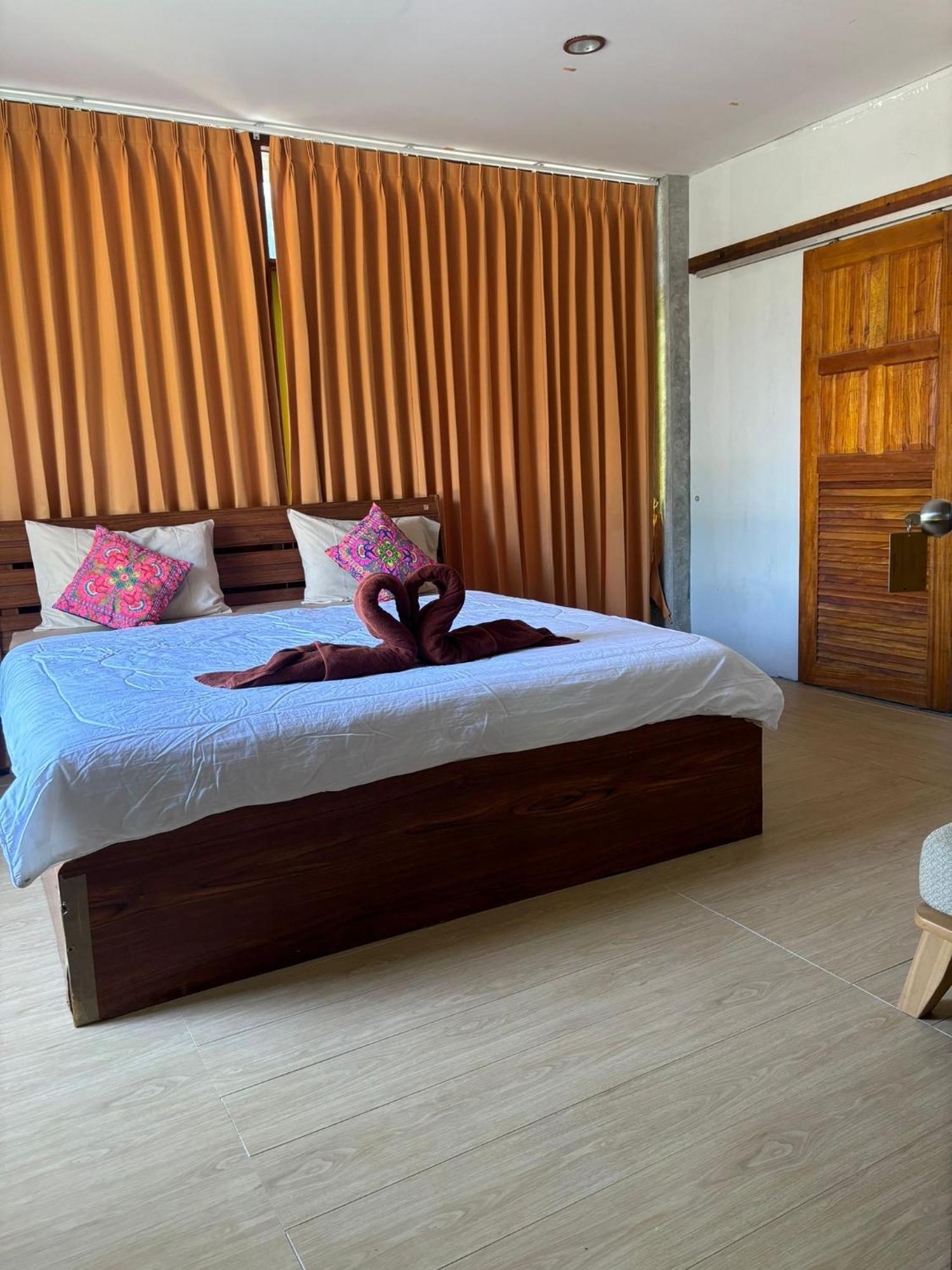 Tonmai Suites Koh Lanta