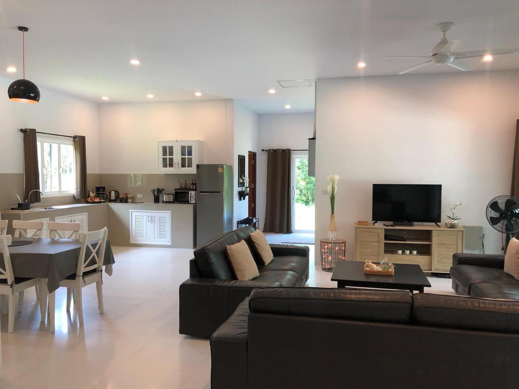 Pinky & - Sha Extra Koh Lanta