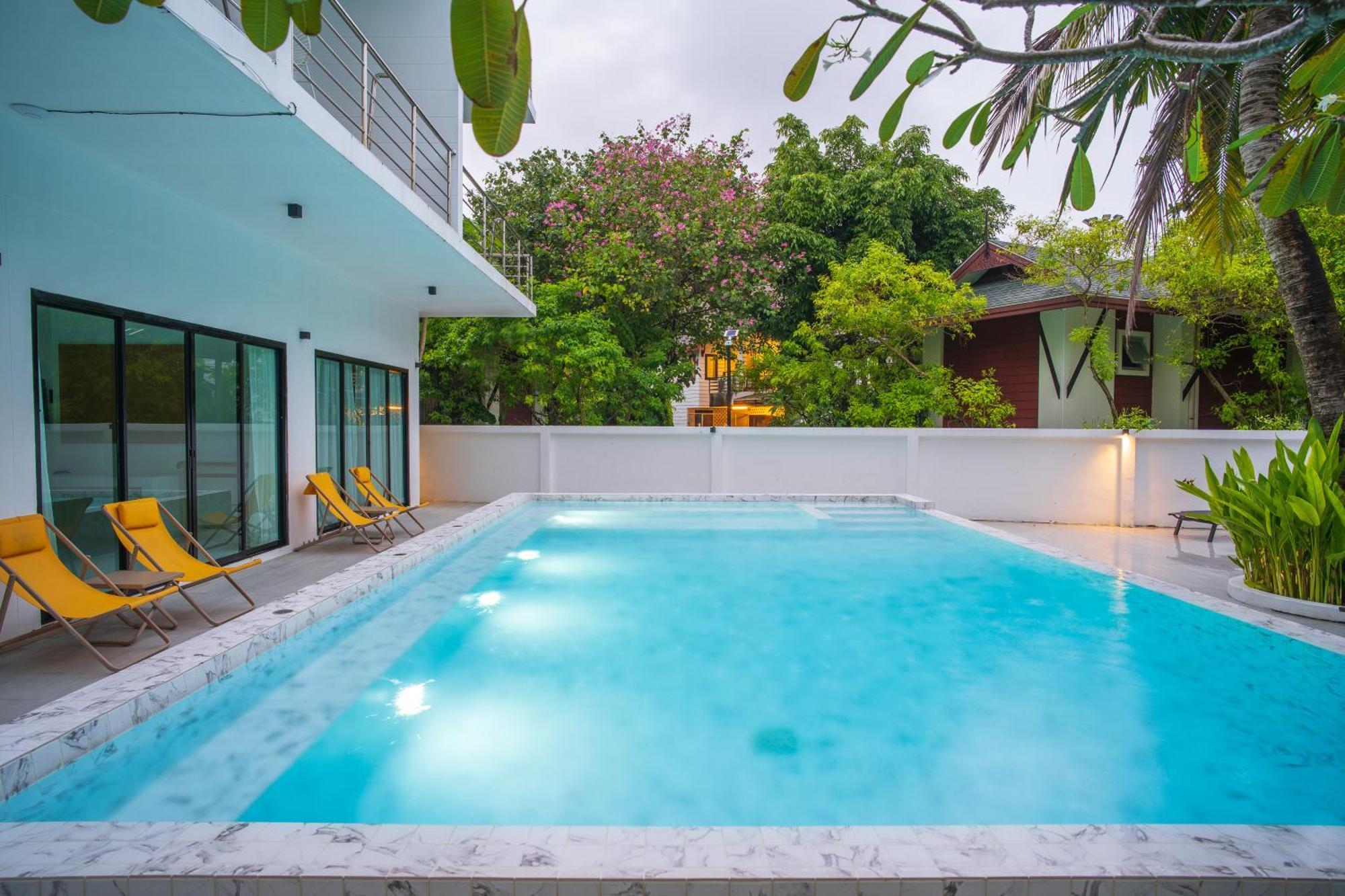 Ton Sai Tropical Island Hotel 3*