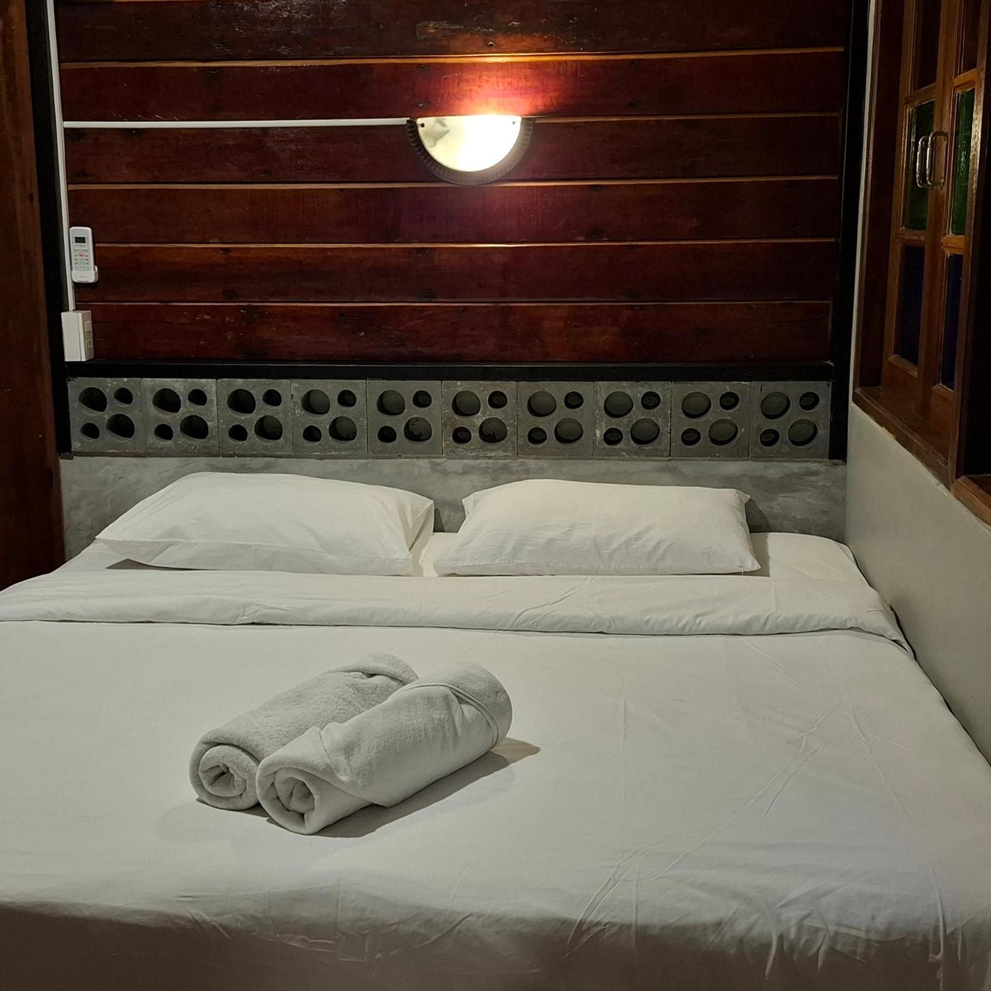 Lanta Valom Buri Chalet