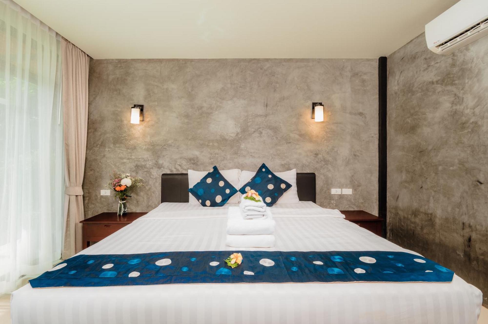 Hotel Ibiza Phi Phi Don