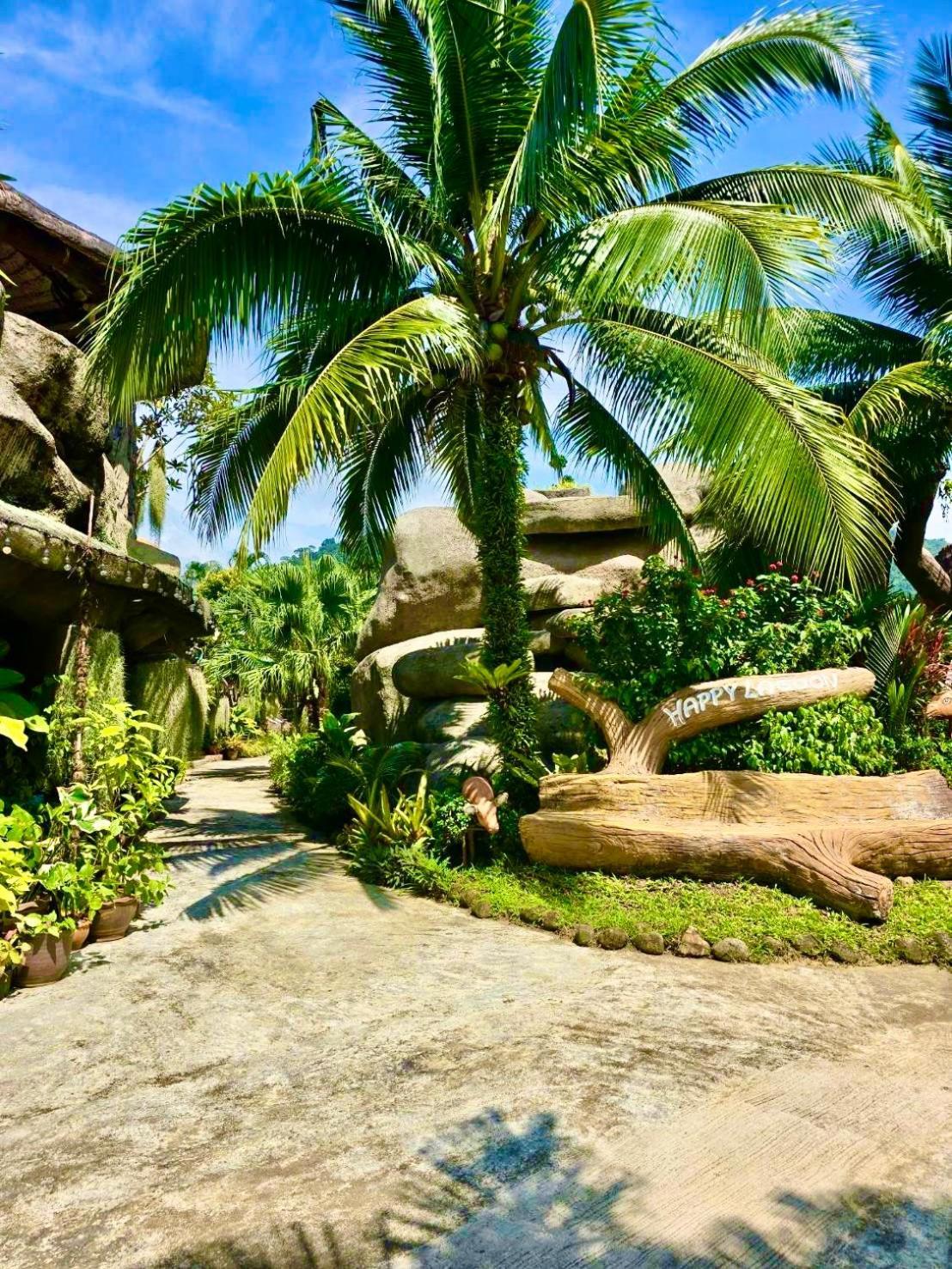Resort Happy Lagoon *