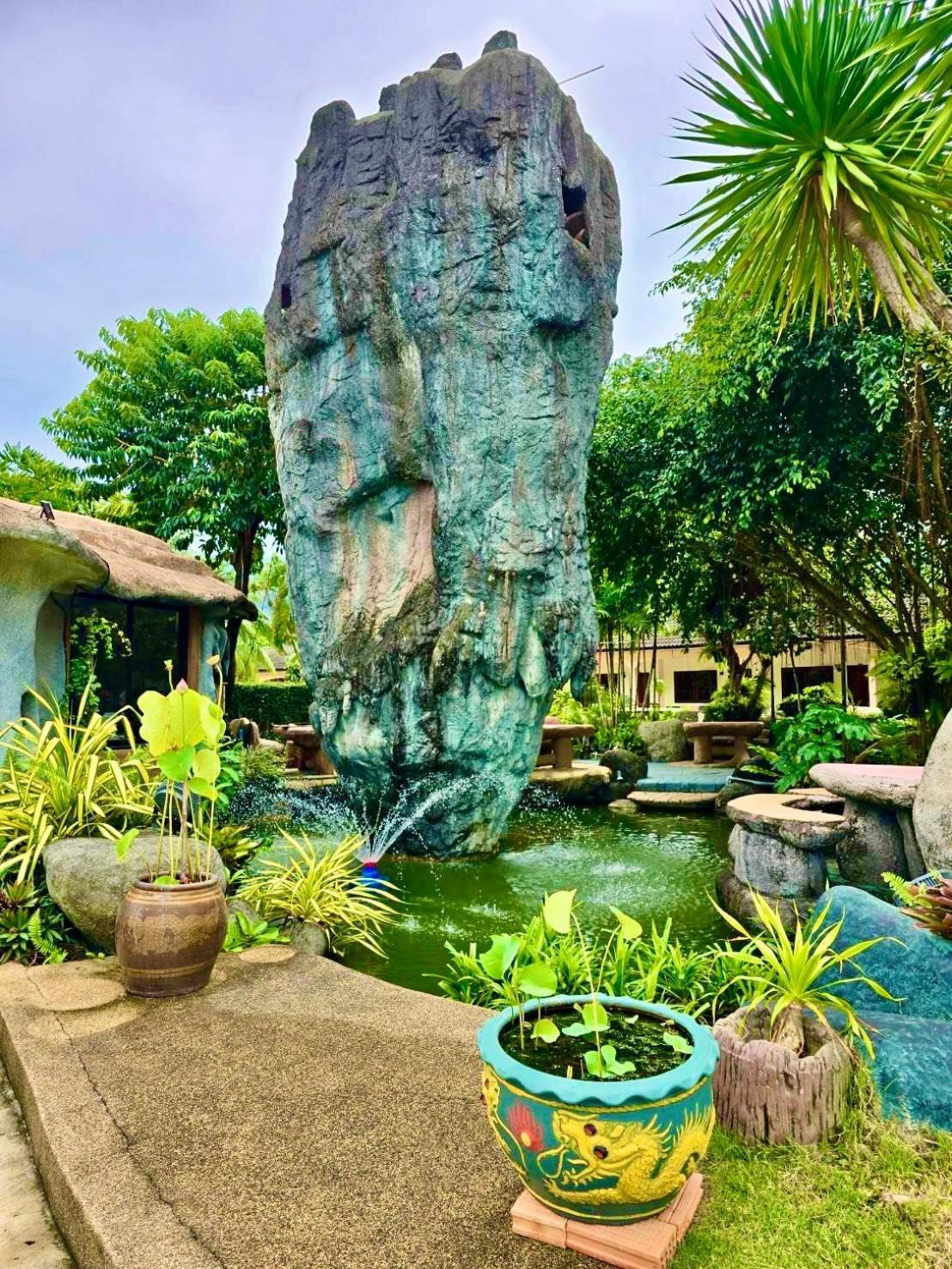Happy Lagoon Resort *