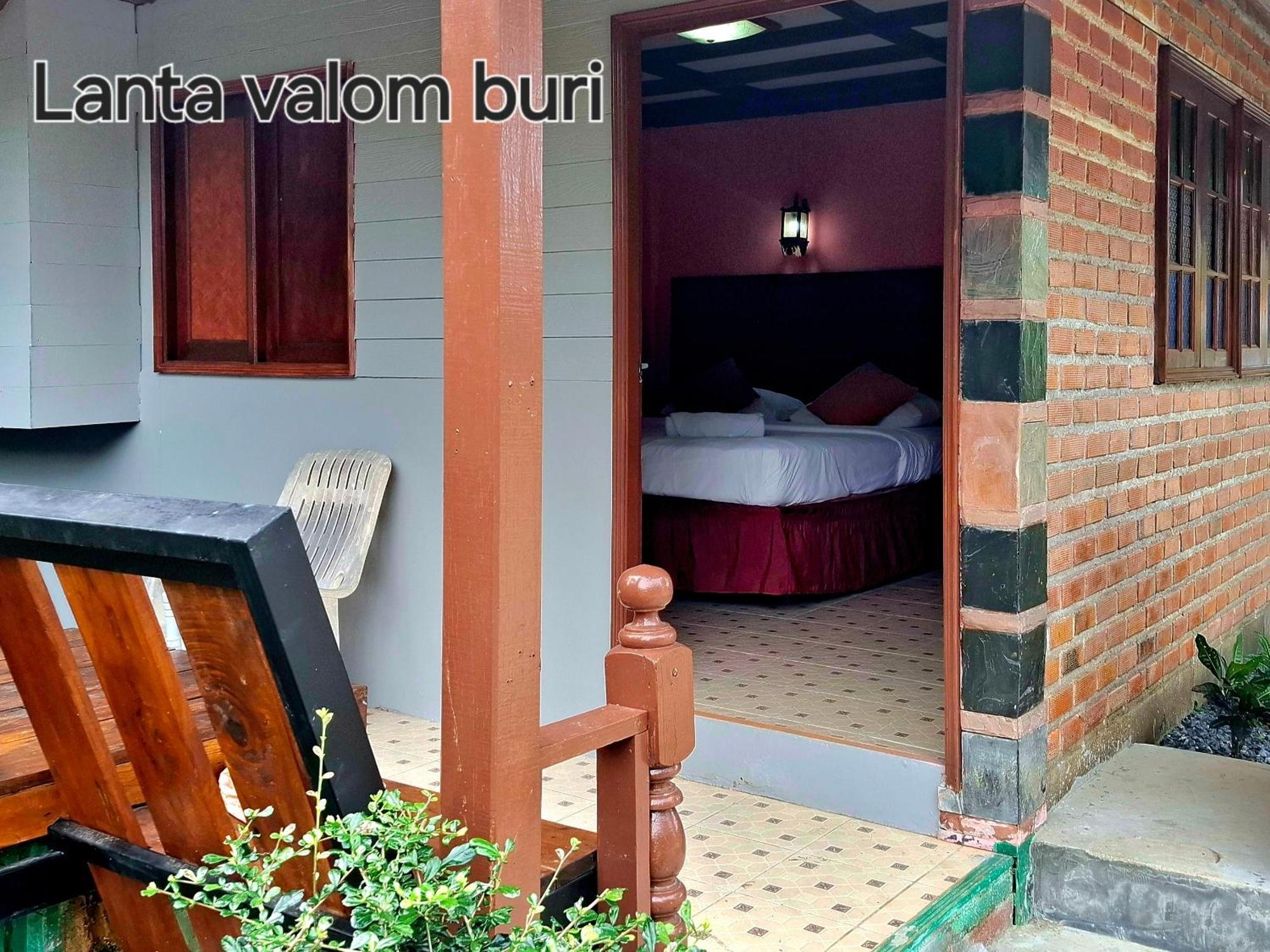 Chalet Lanta Valom Buri *