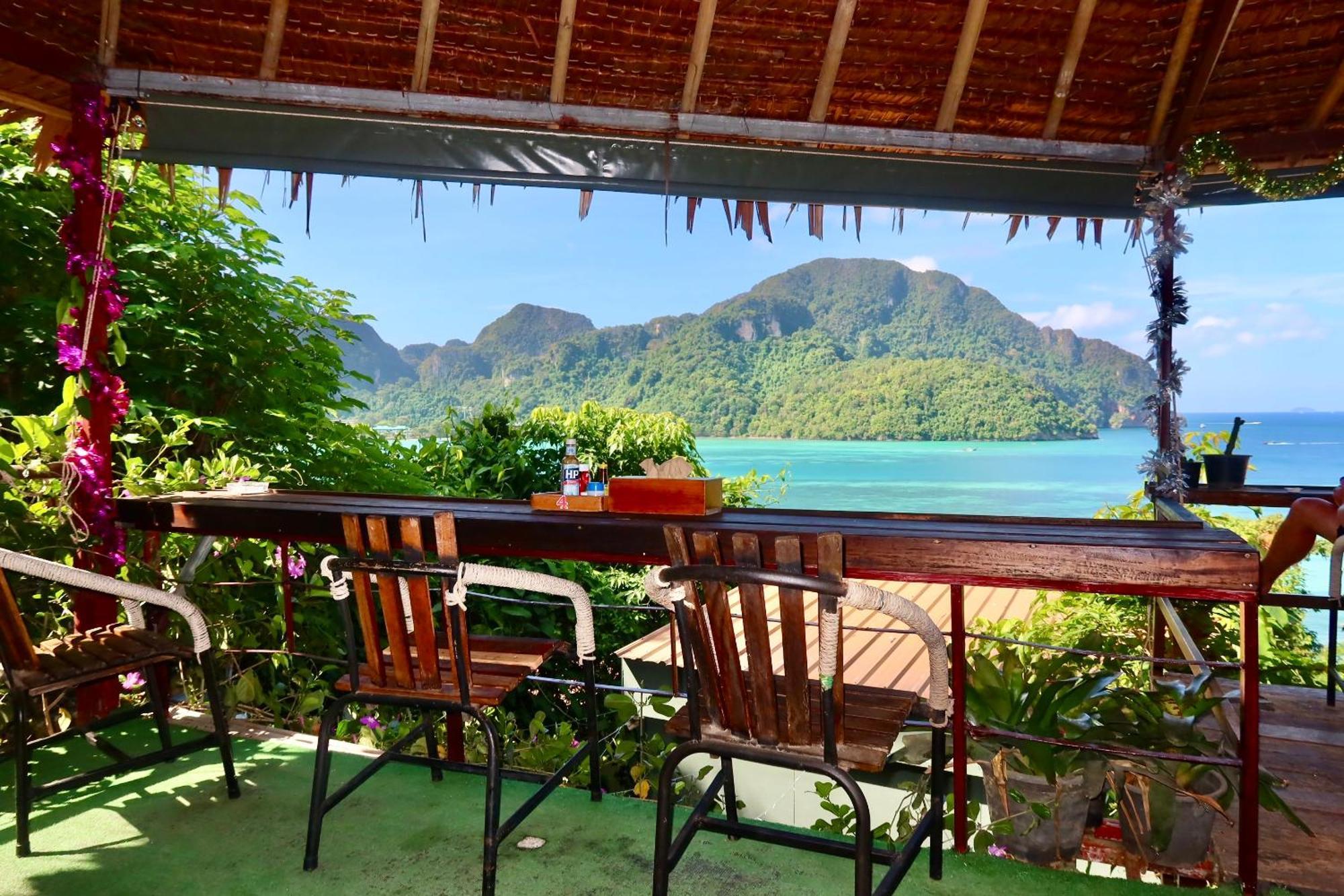 Sea Sky Phi Phi Don