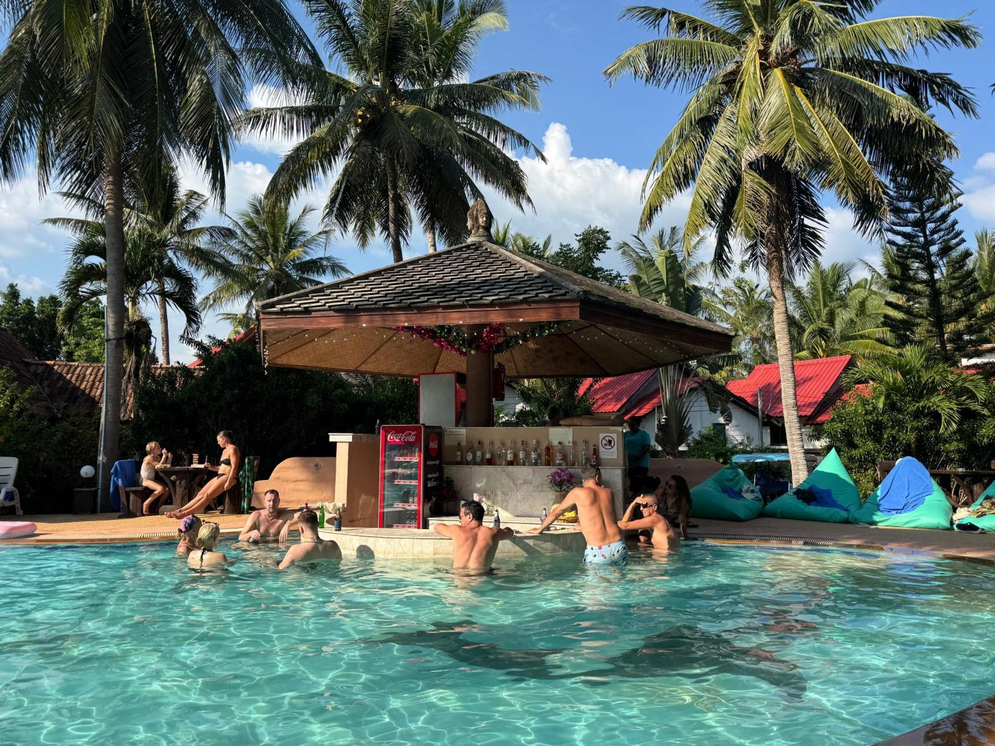 Laguna Club