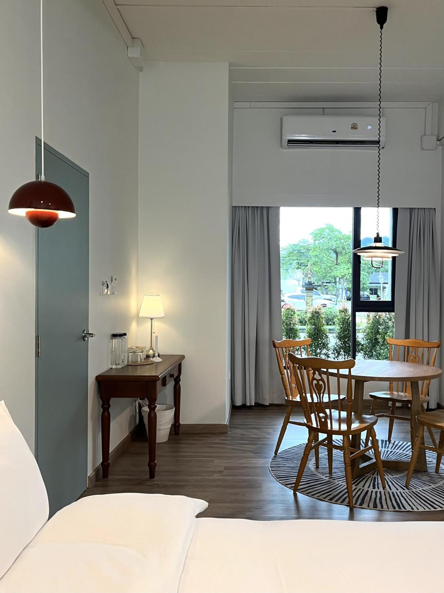 Nautical & Seashell House 2*