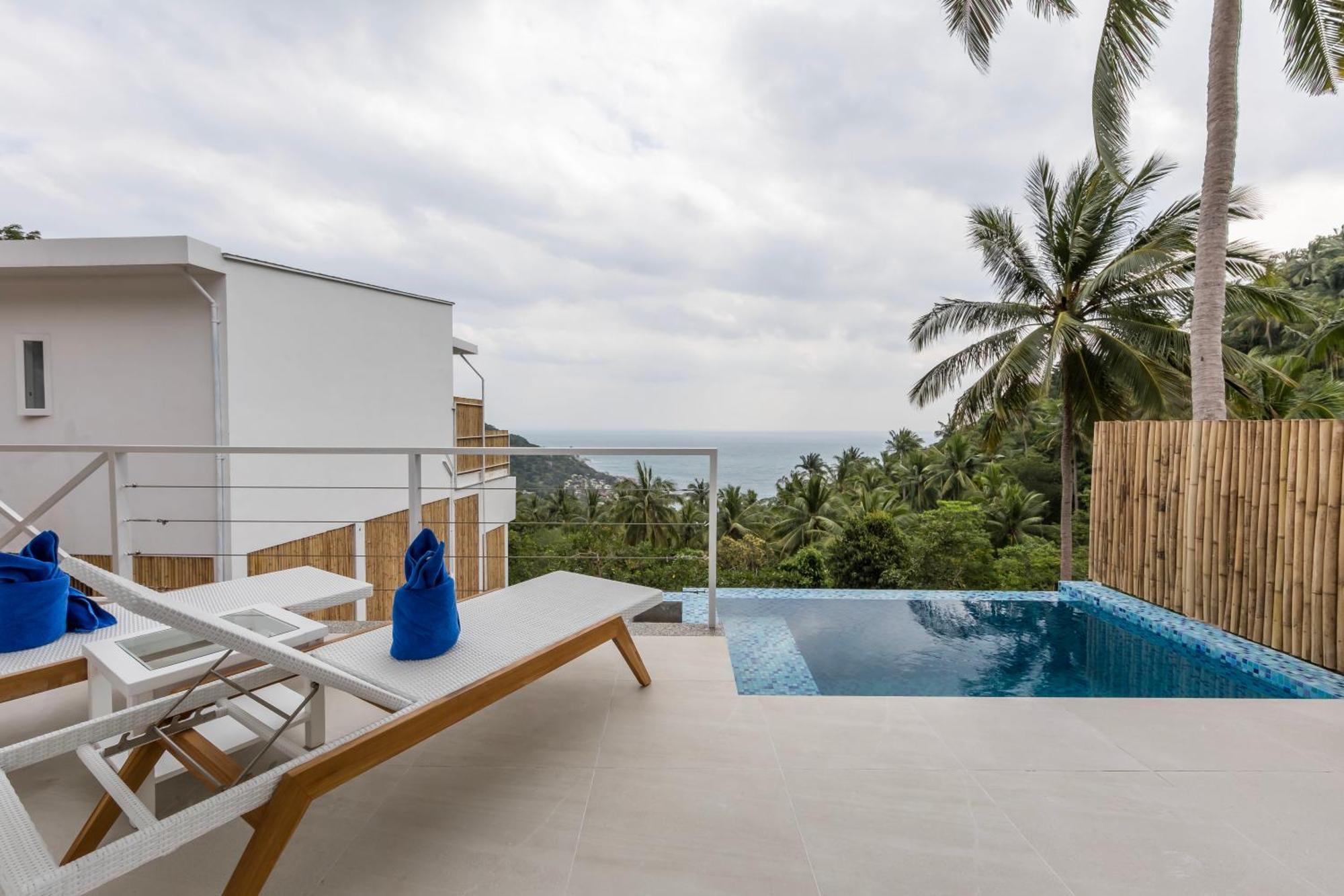 White&blue Pool