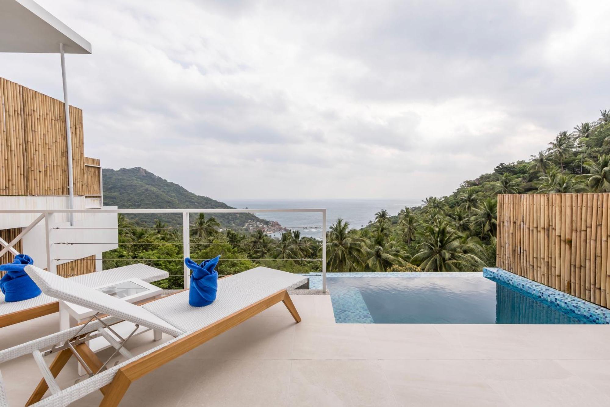 White&blue Pool Villa