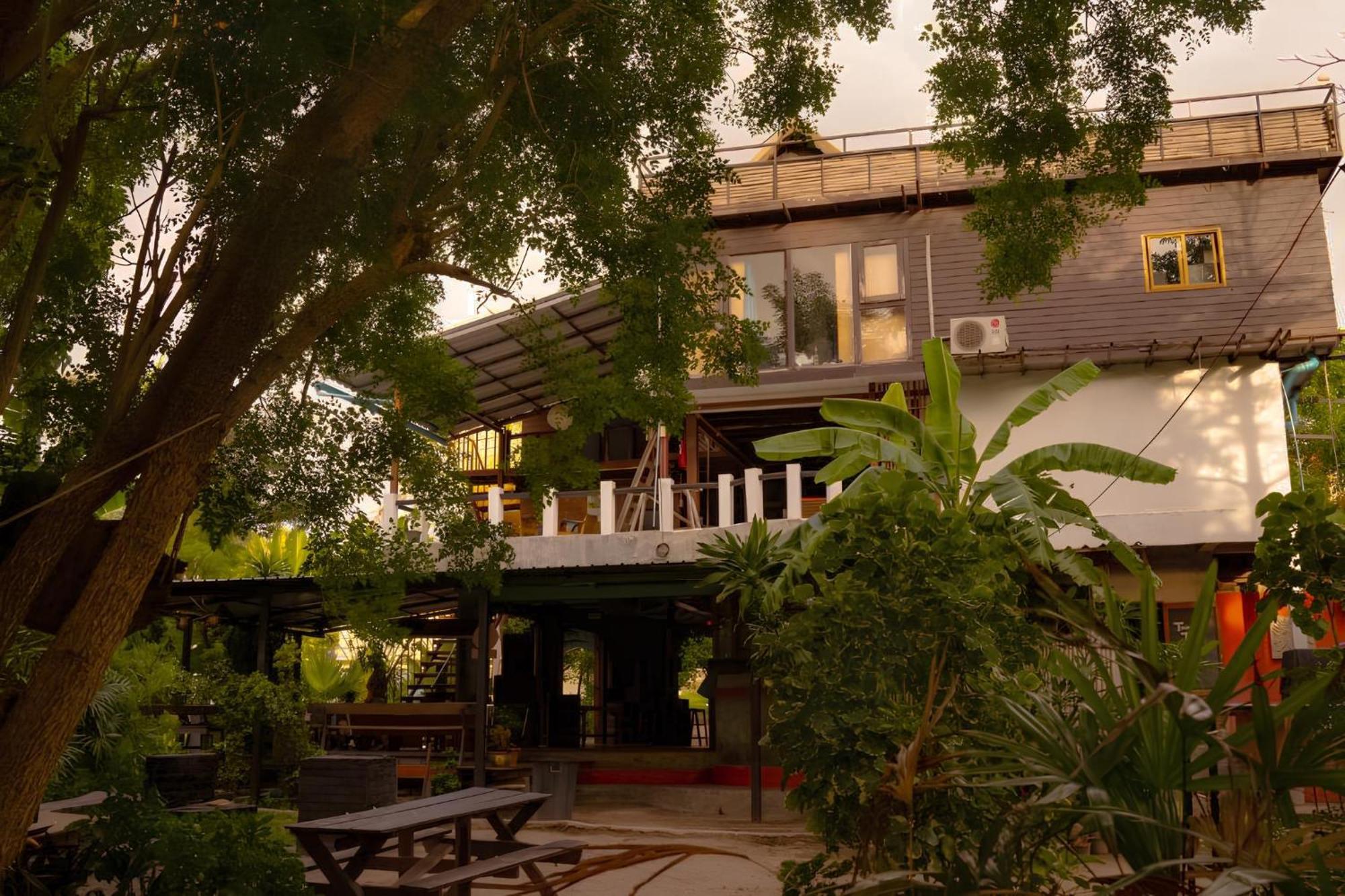 Moov Garden Hostel *