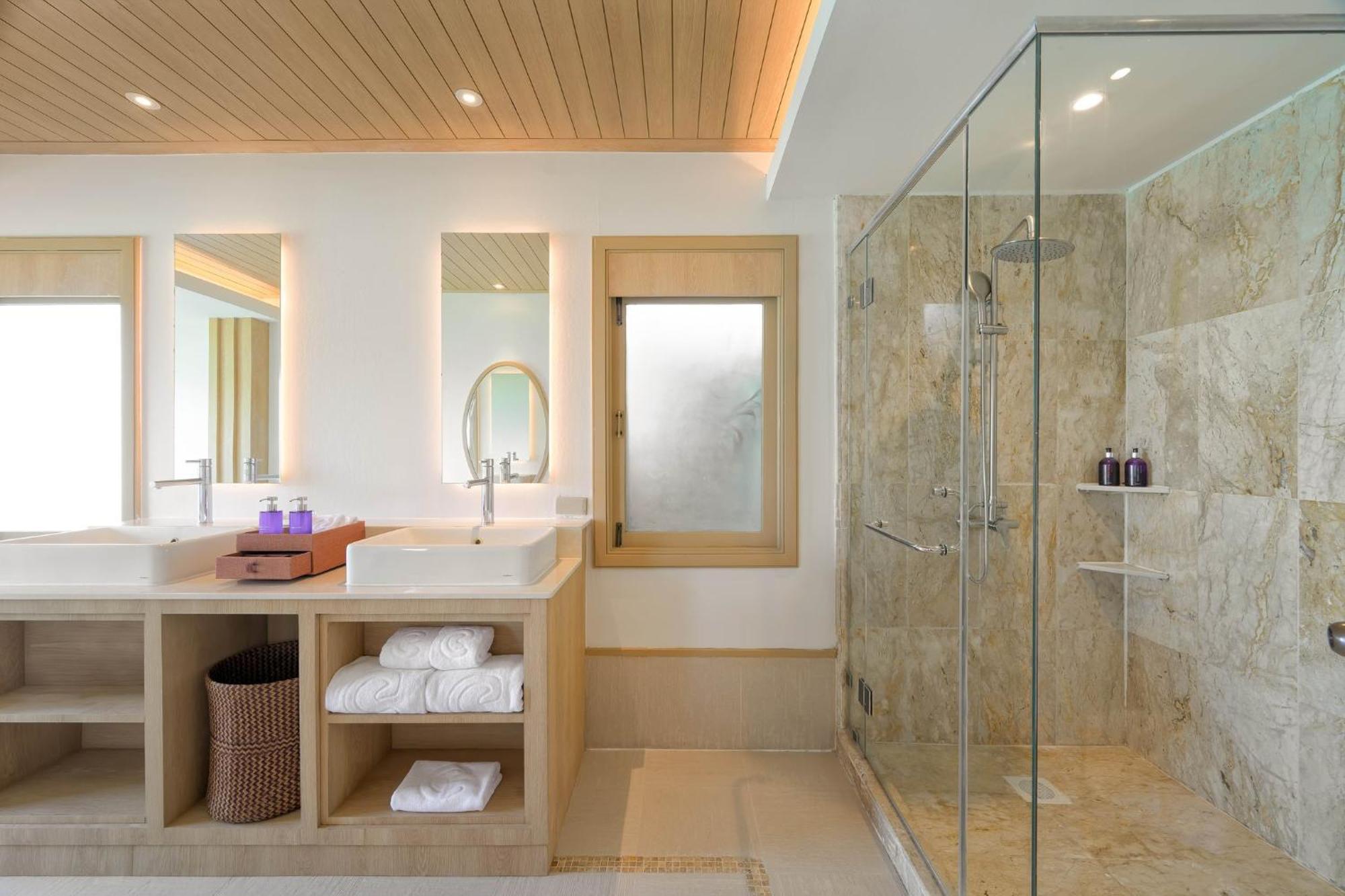 Centara Island 4*