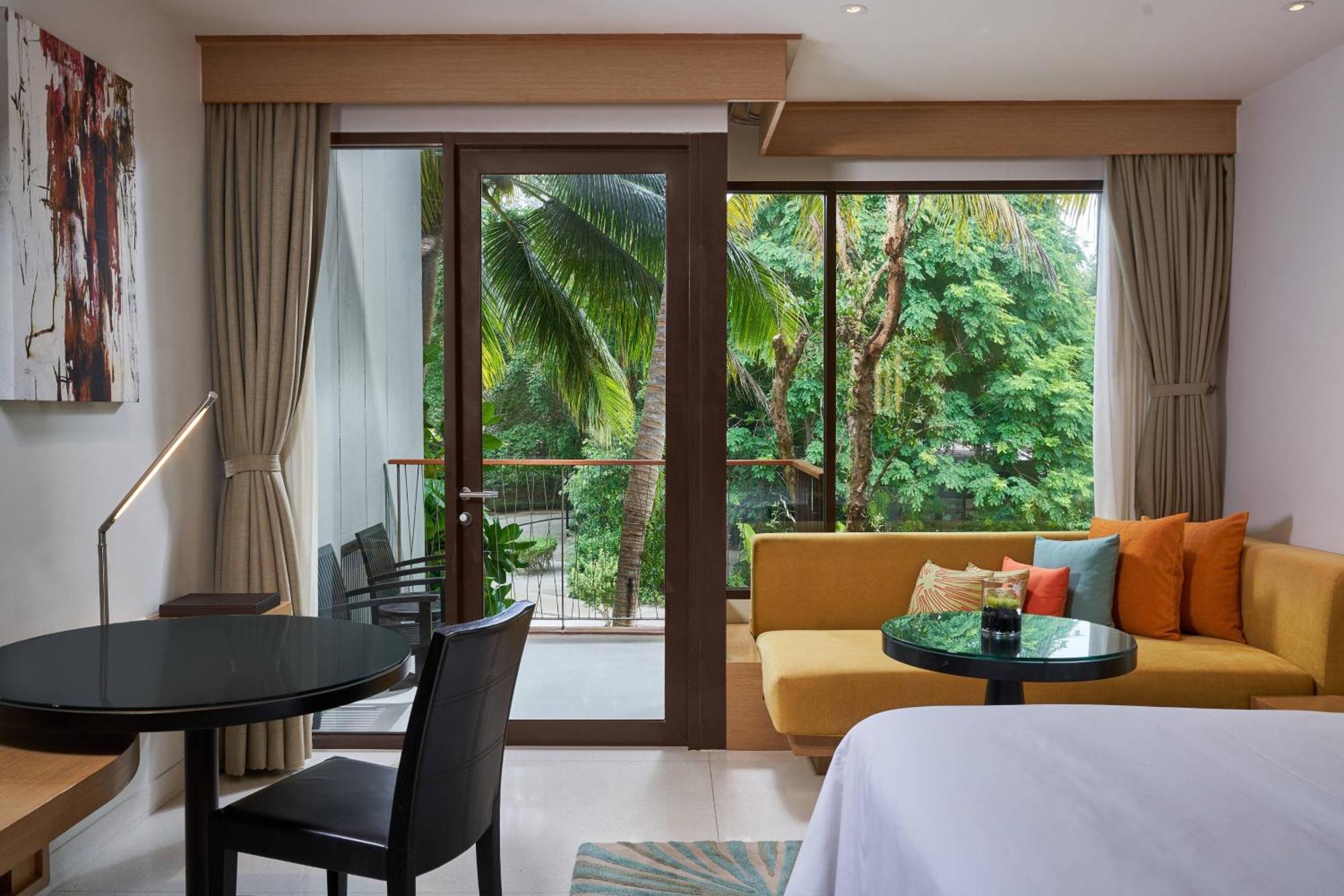 Resort Renaissance & Phuket