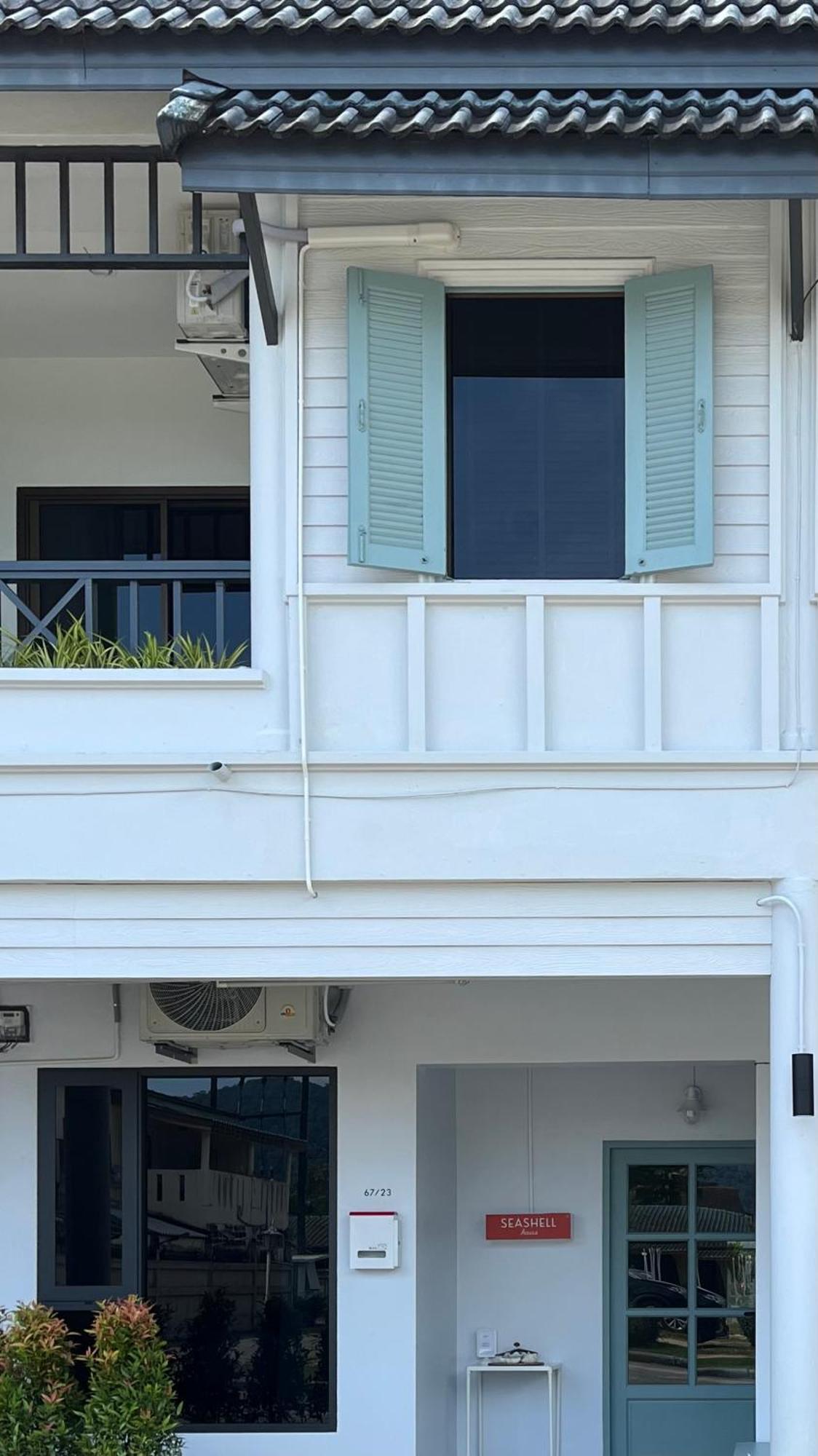 Nautical & Seashell House Bed & Breakfast