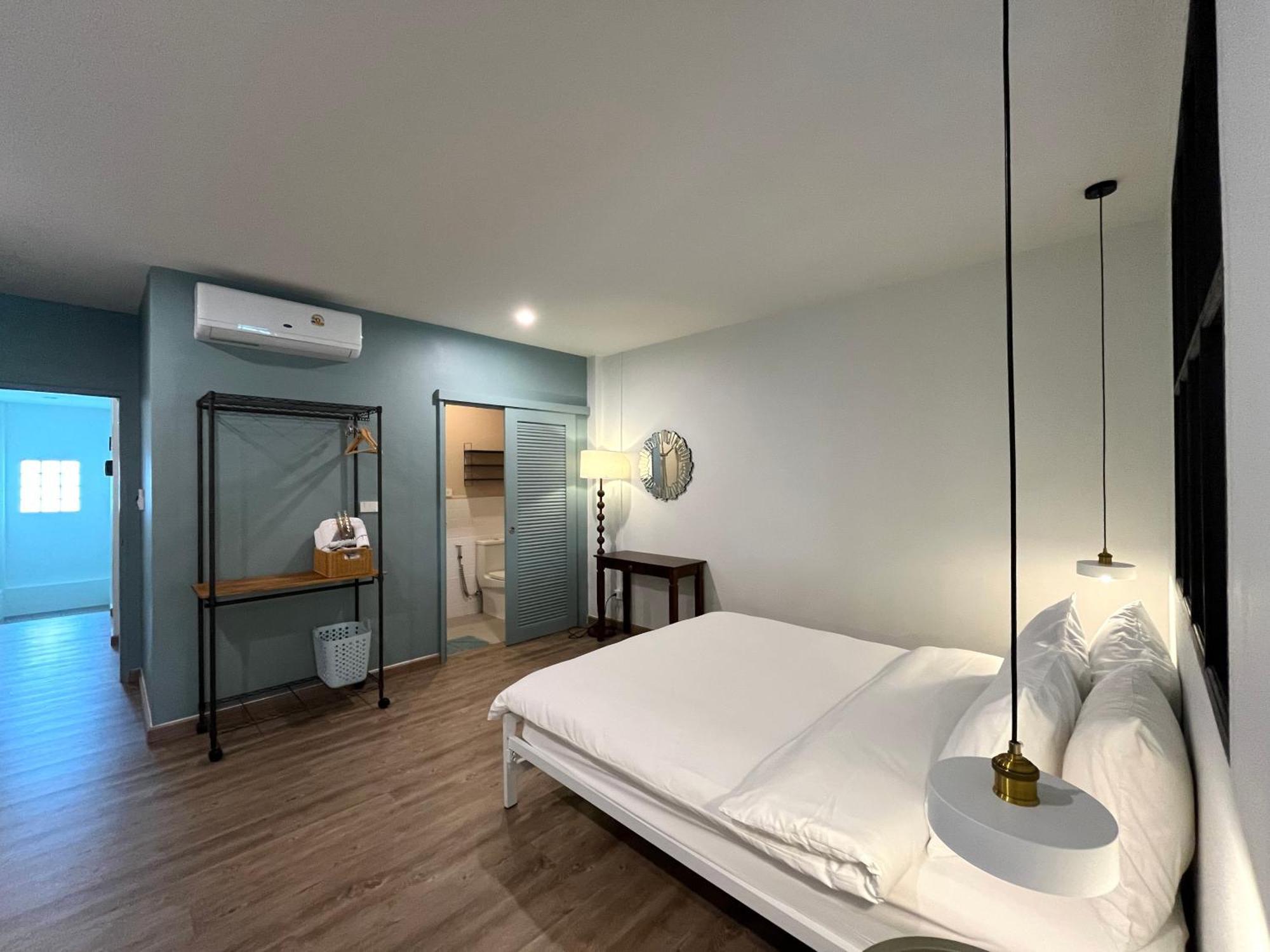 Bed & Breakfast Nautical & Seashell House Khao Lak