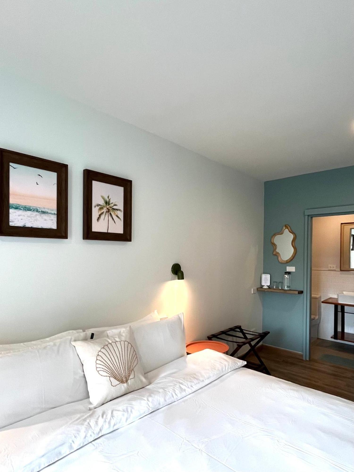 Nautical & Seashell House Bed & Breakfast