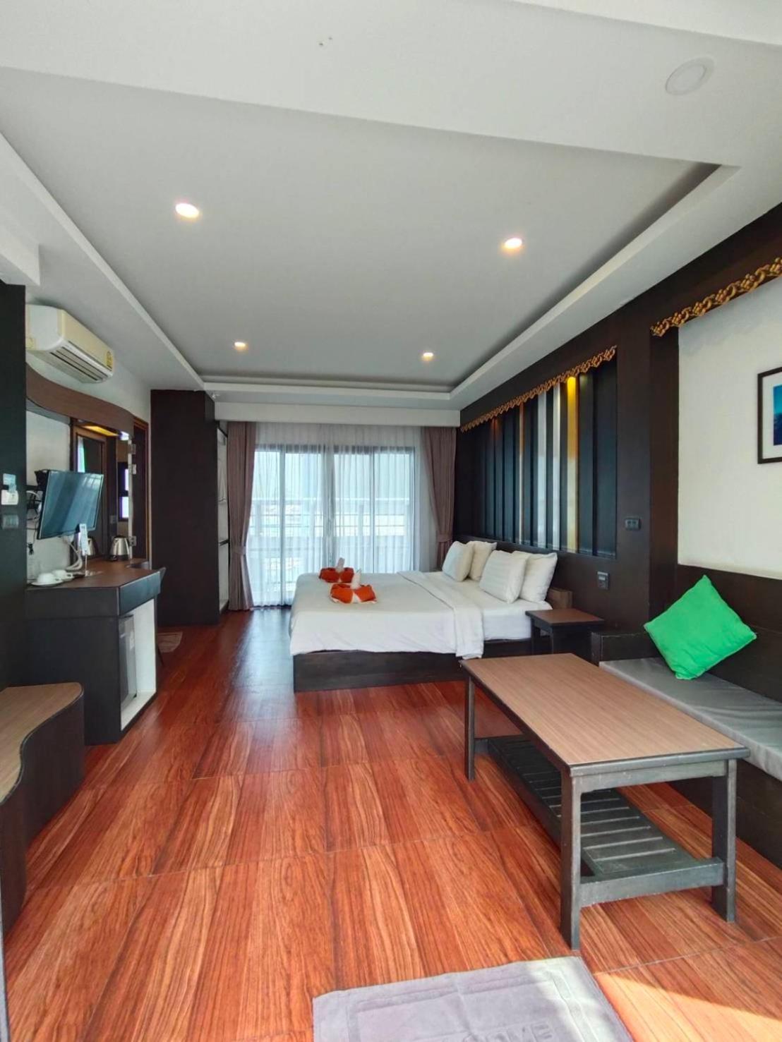 Simple Life Cliff View Resort 3*