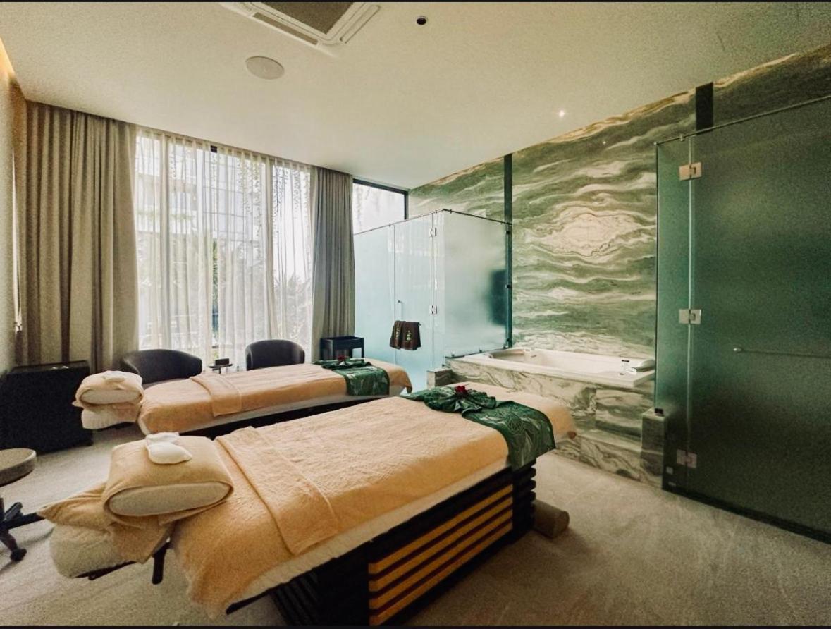 Hotel La And Layan Beach (Phuket)