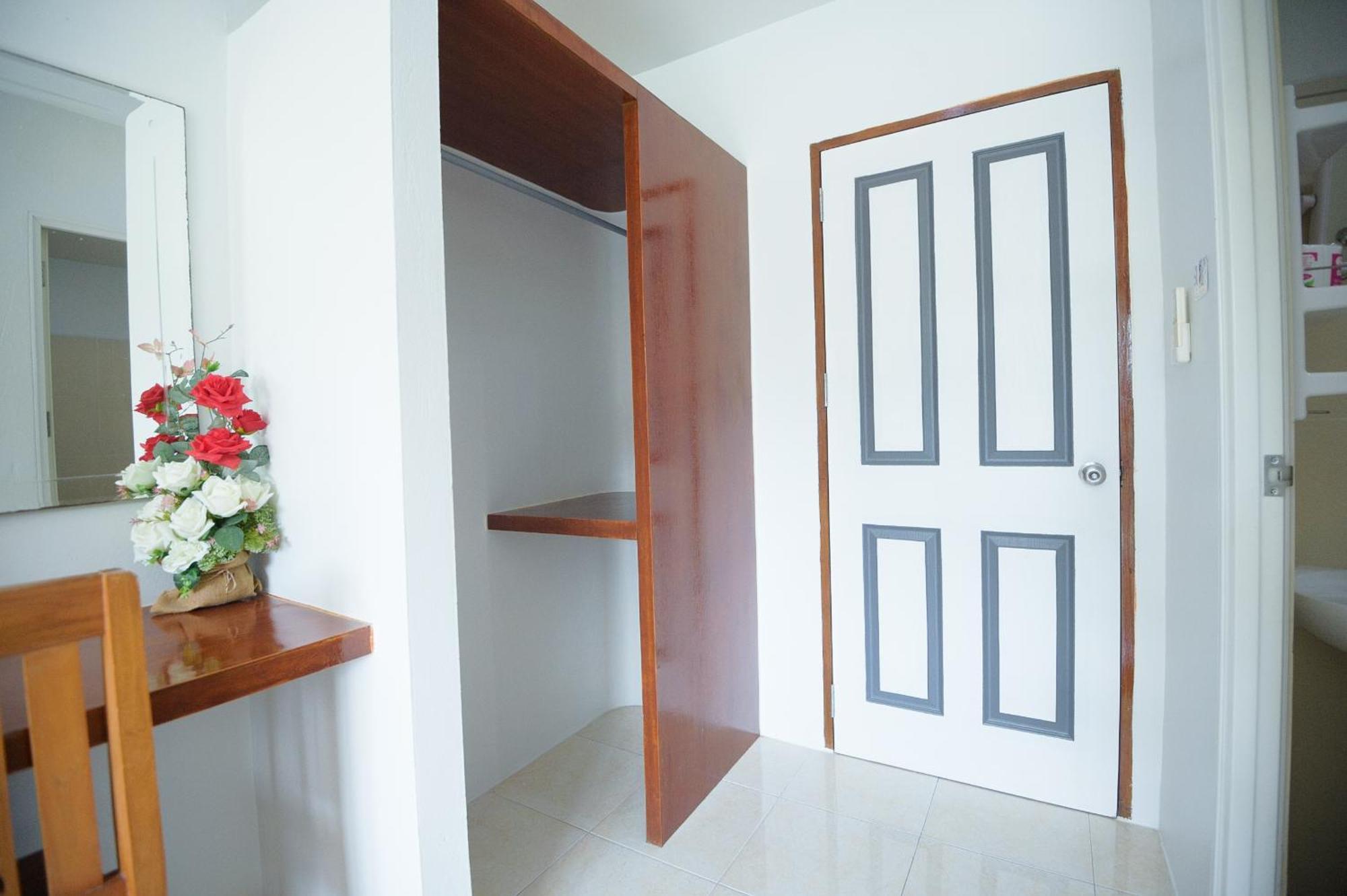Hostel Lucky House