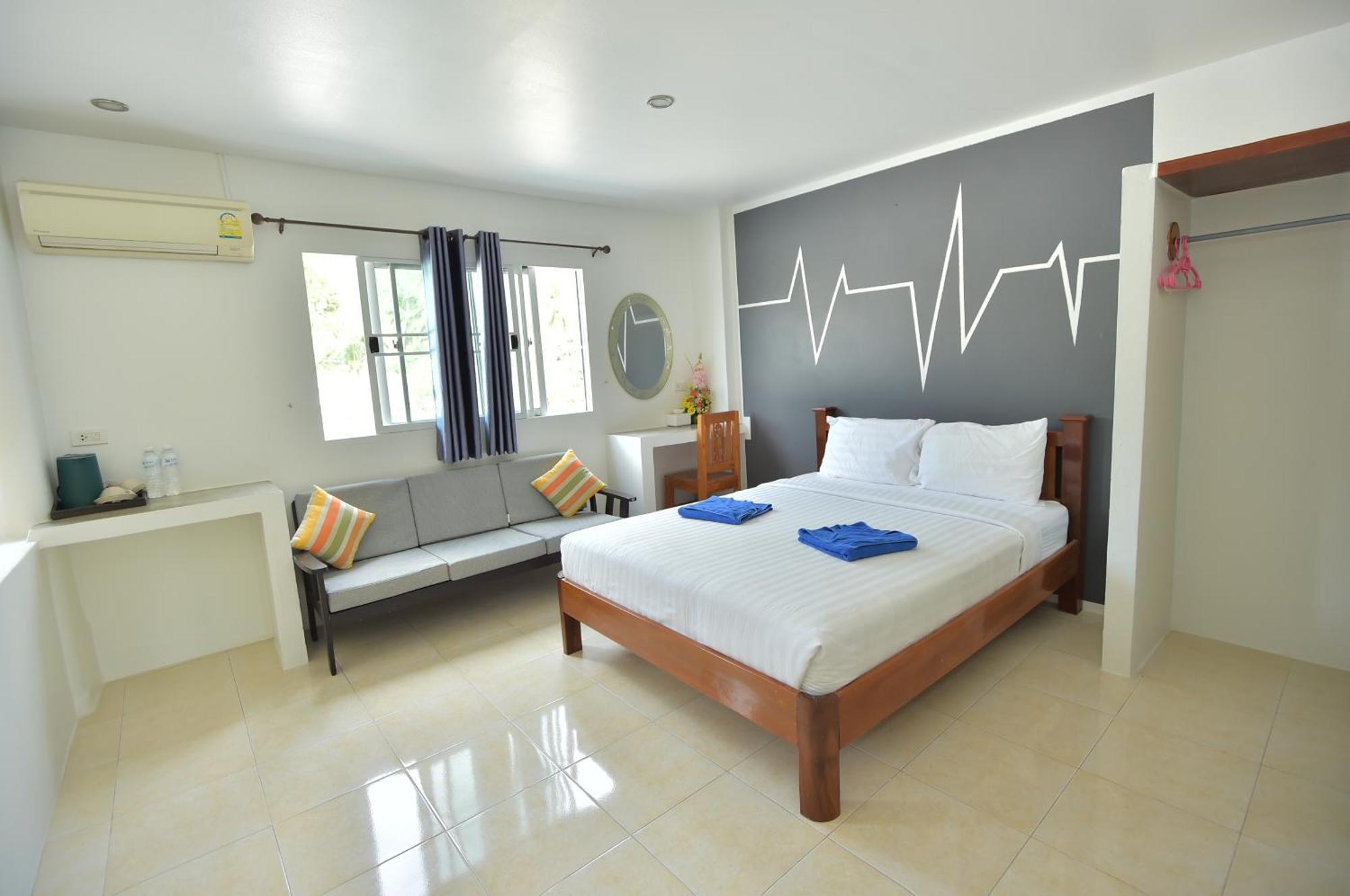 Lucky House Hostel *