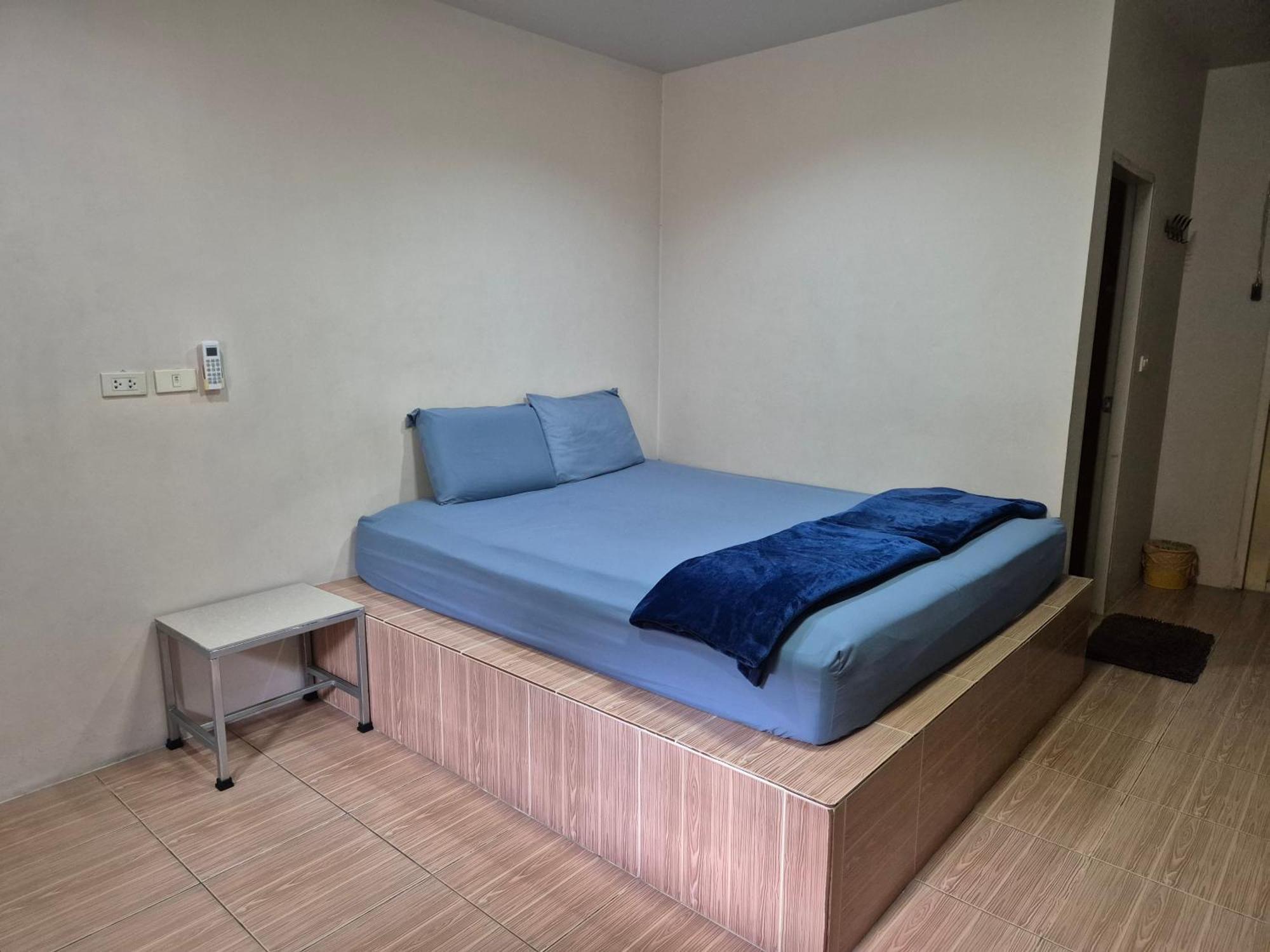 Hostel Sairee Center *