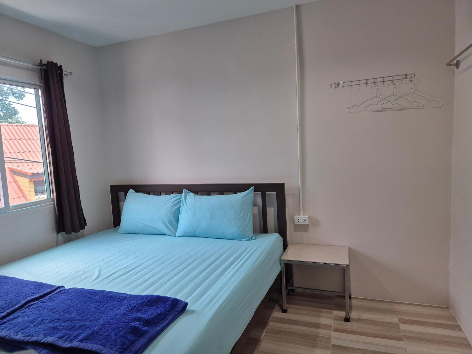 Sairee Center Hostel