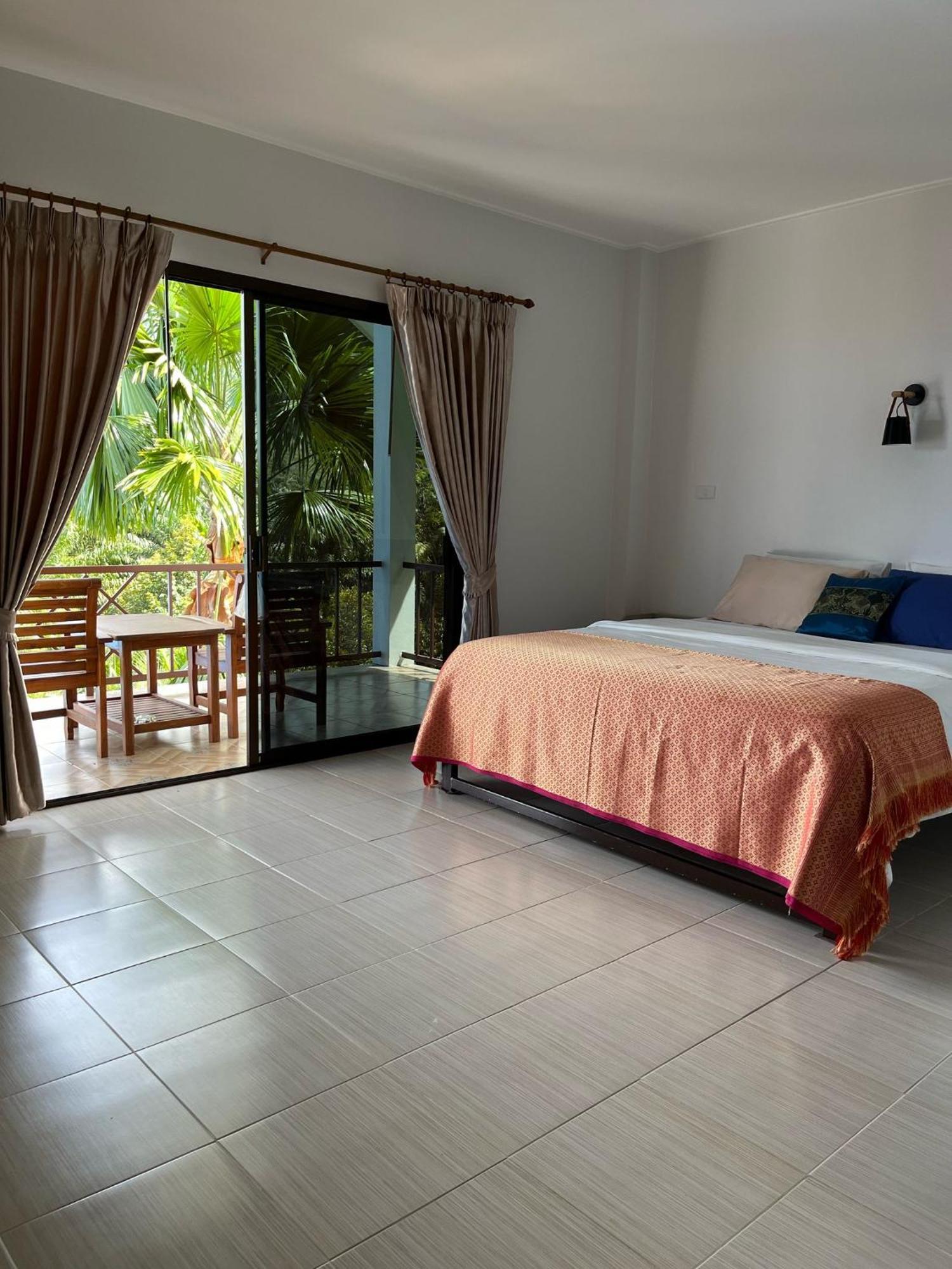Sawasdee & Pool Khao Lak