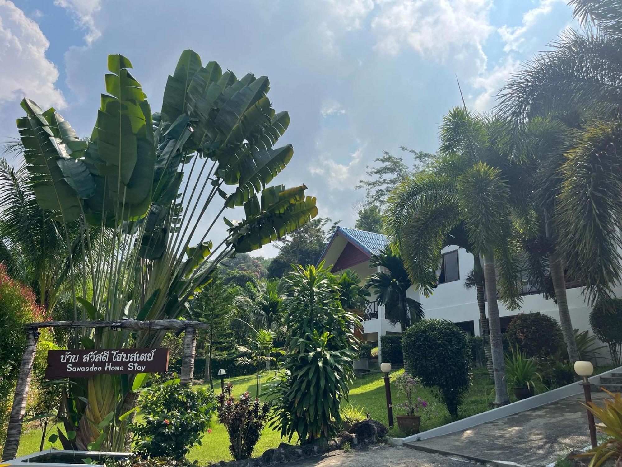 Sawasdee & Pool Holiday home *