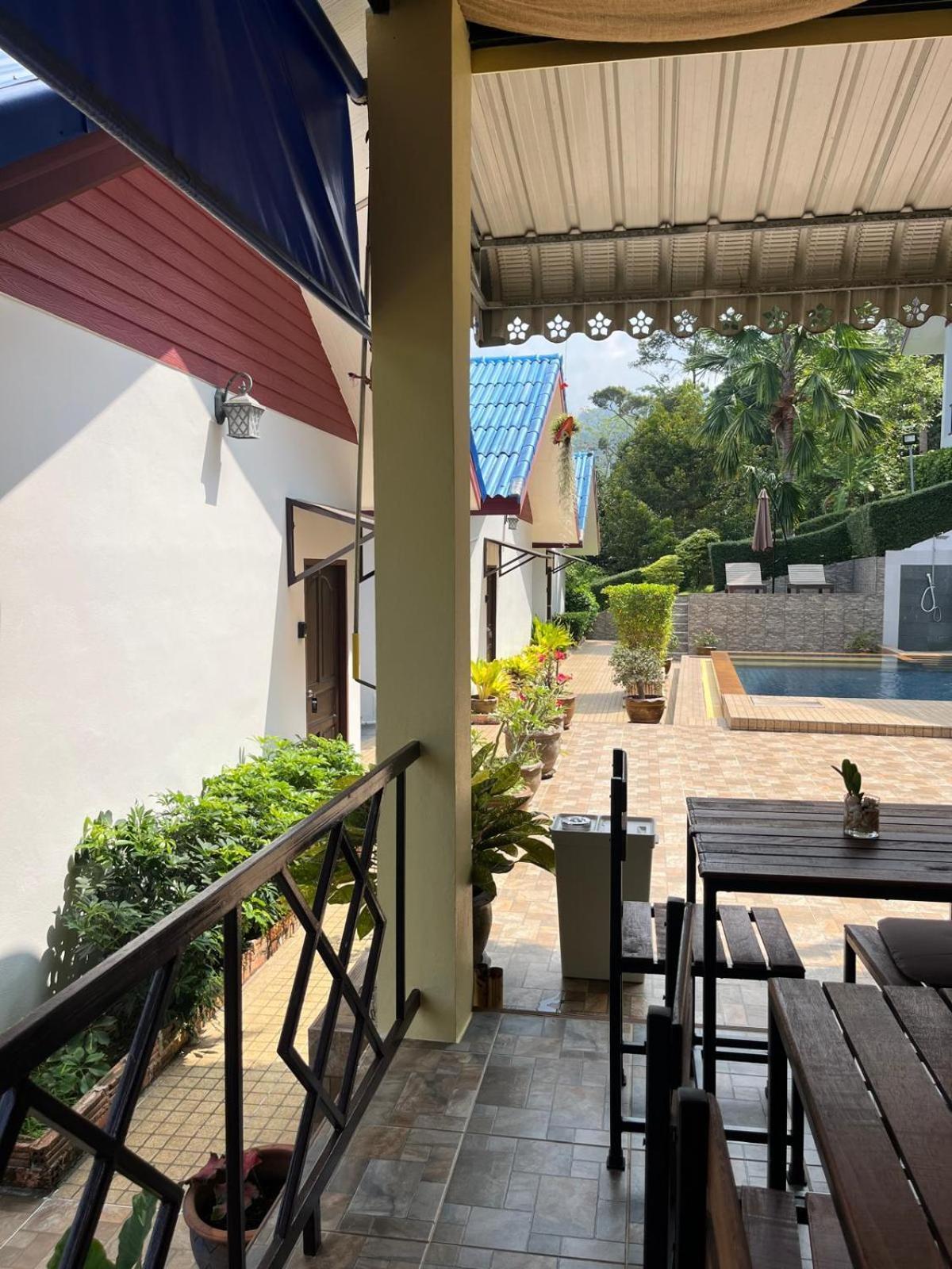 Sawasdee & Pool Holiday home