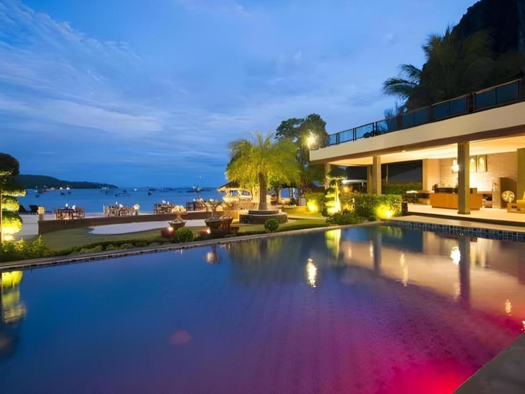 Hip Hotel
