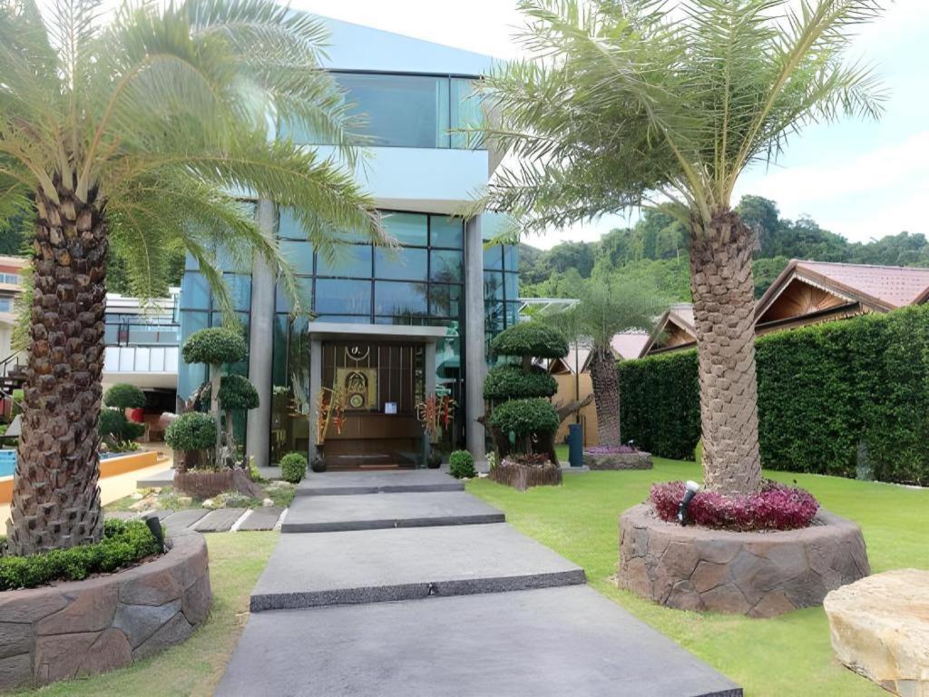 Hip Hotel