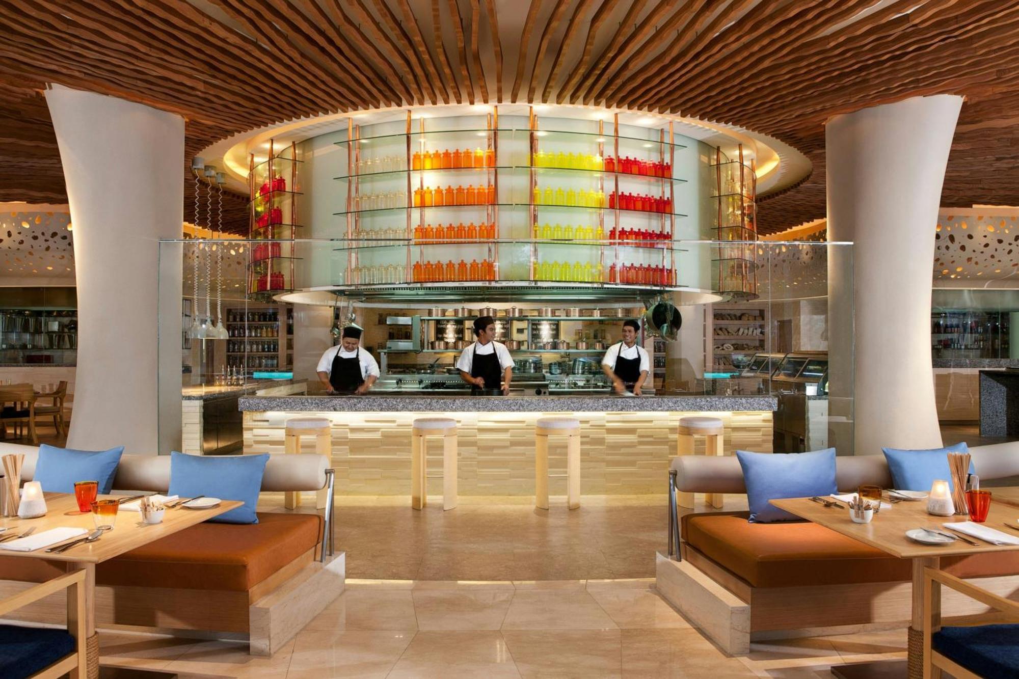 Renaissance & 5* Phuket