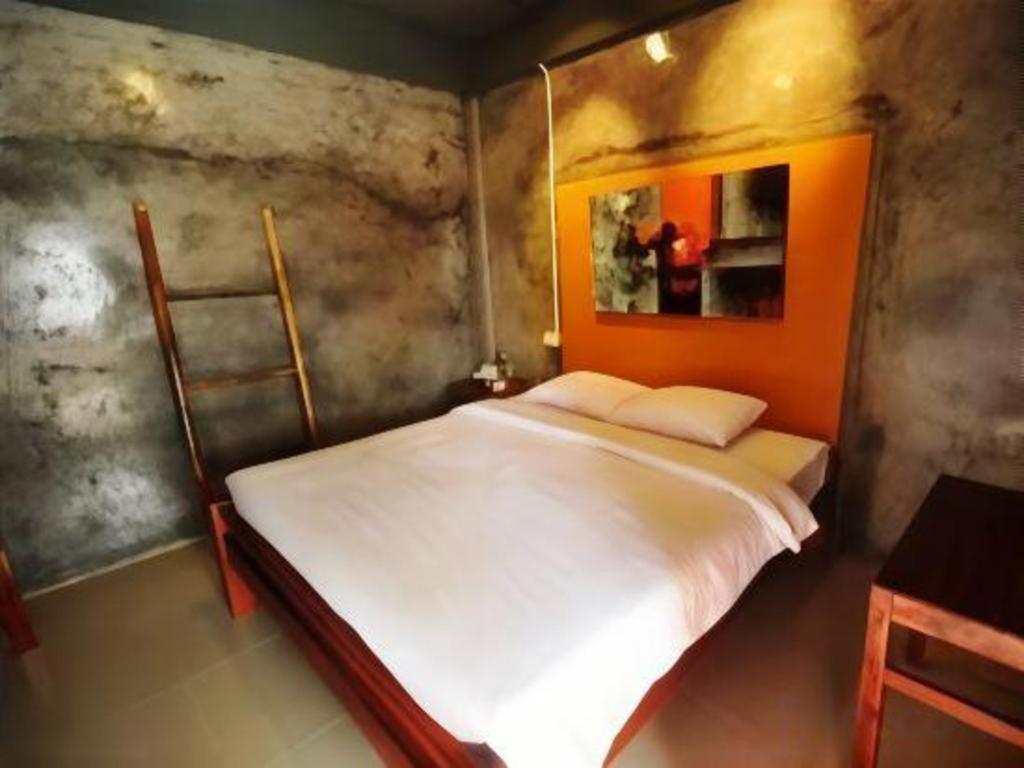 Hometel 2* Krabi