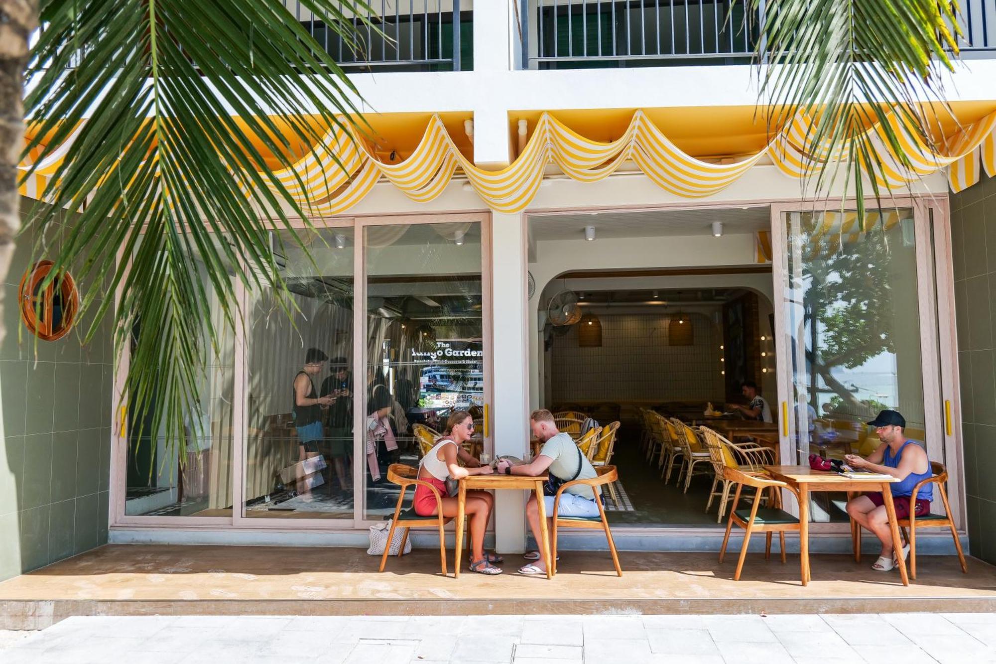 At Pier Hotel Phi Phi Don
