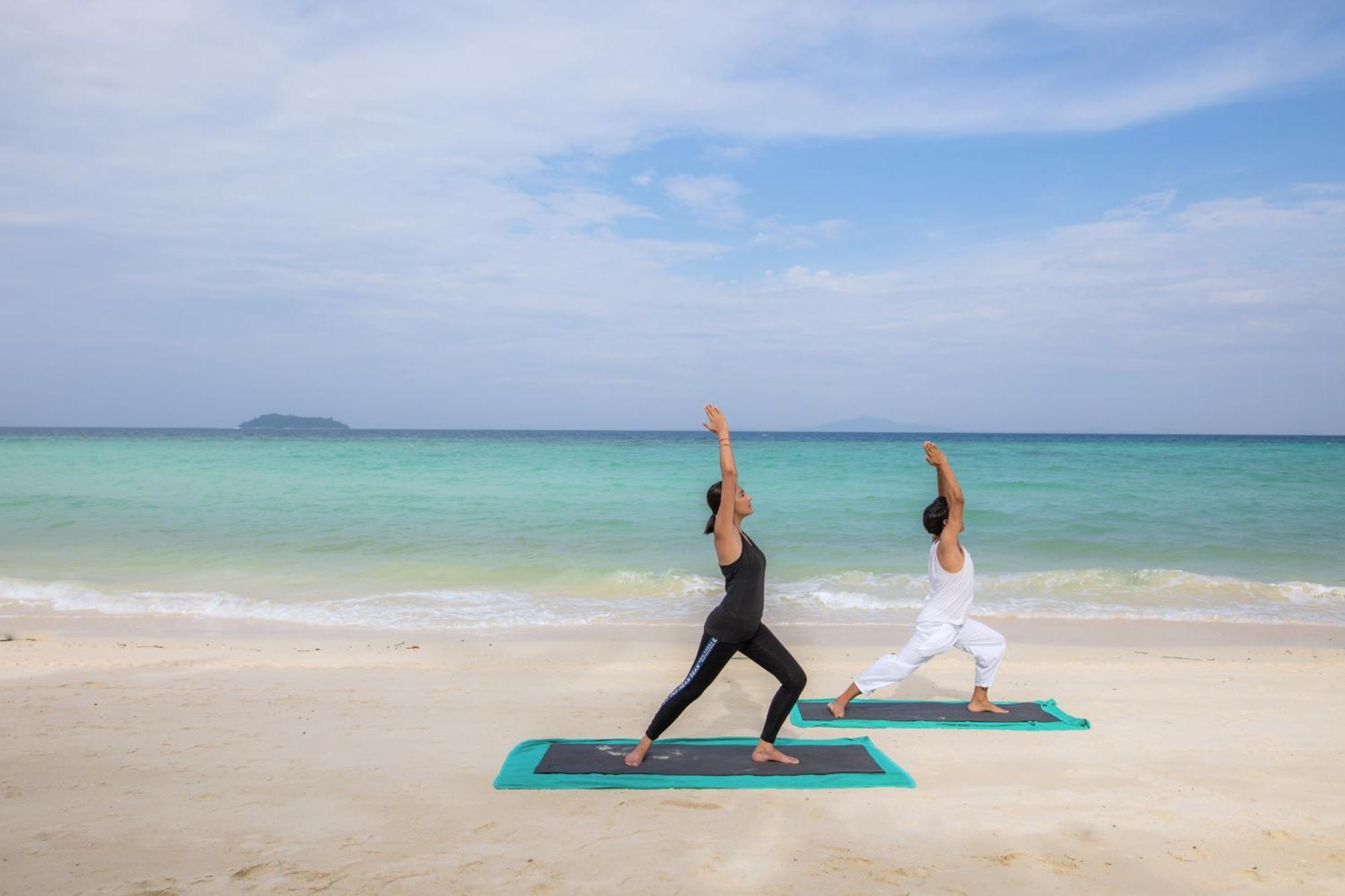 Resort Resort, Leam Tong