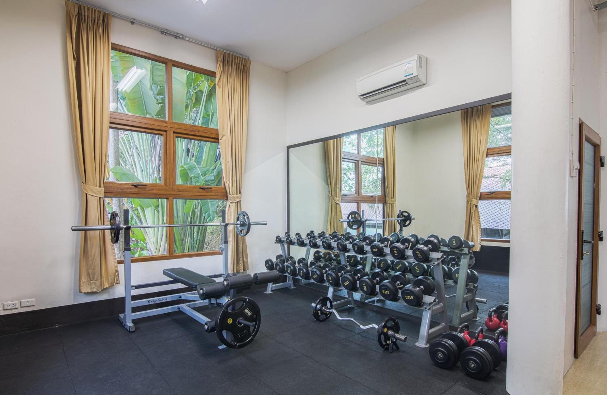 Resort Resort, Leam Tong