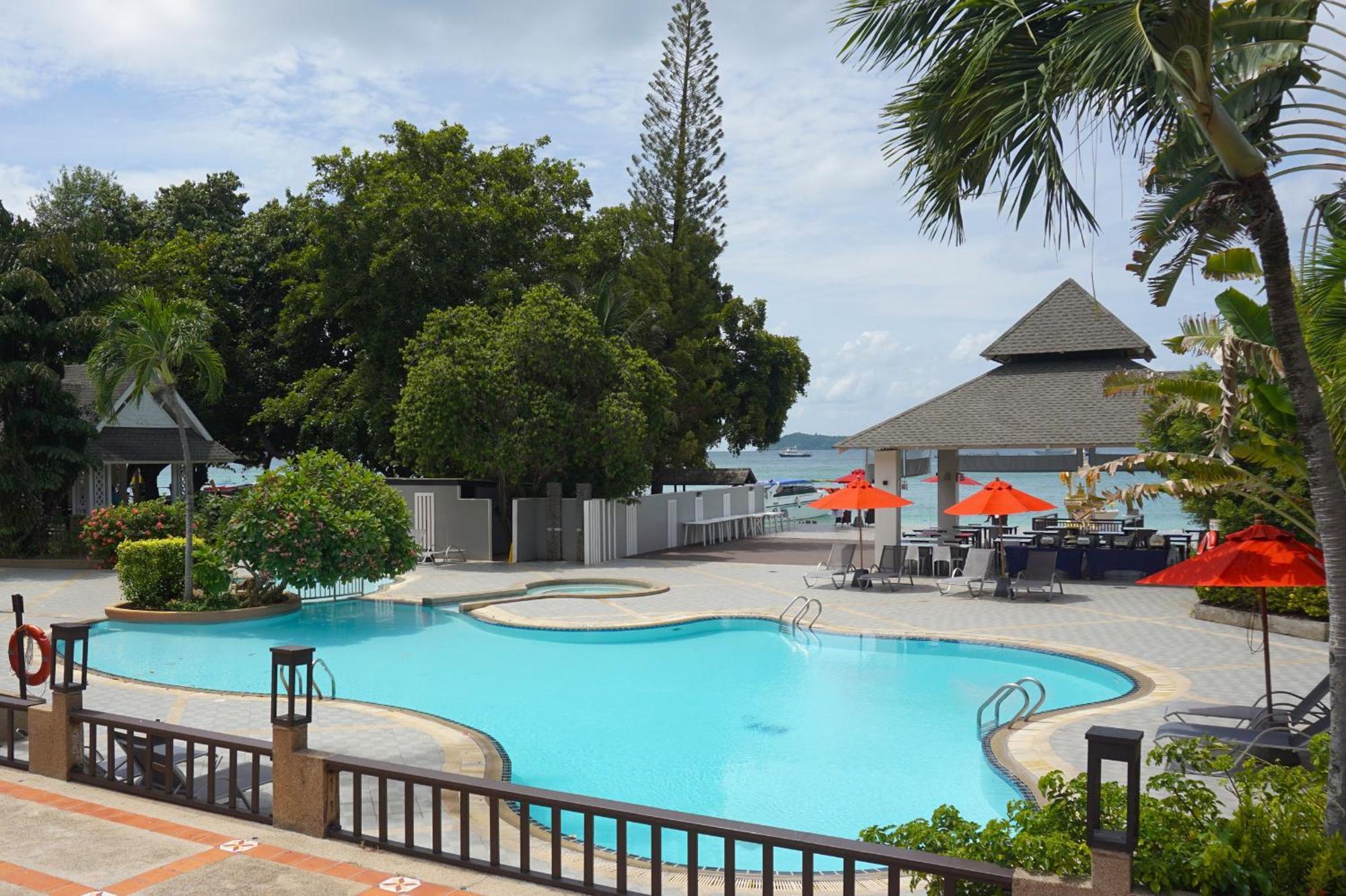 Resort Resort, Leam Tong 4*