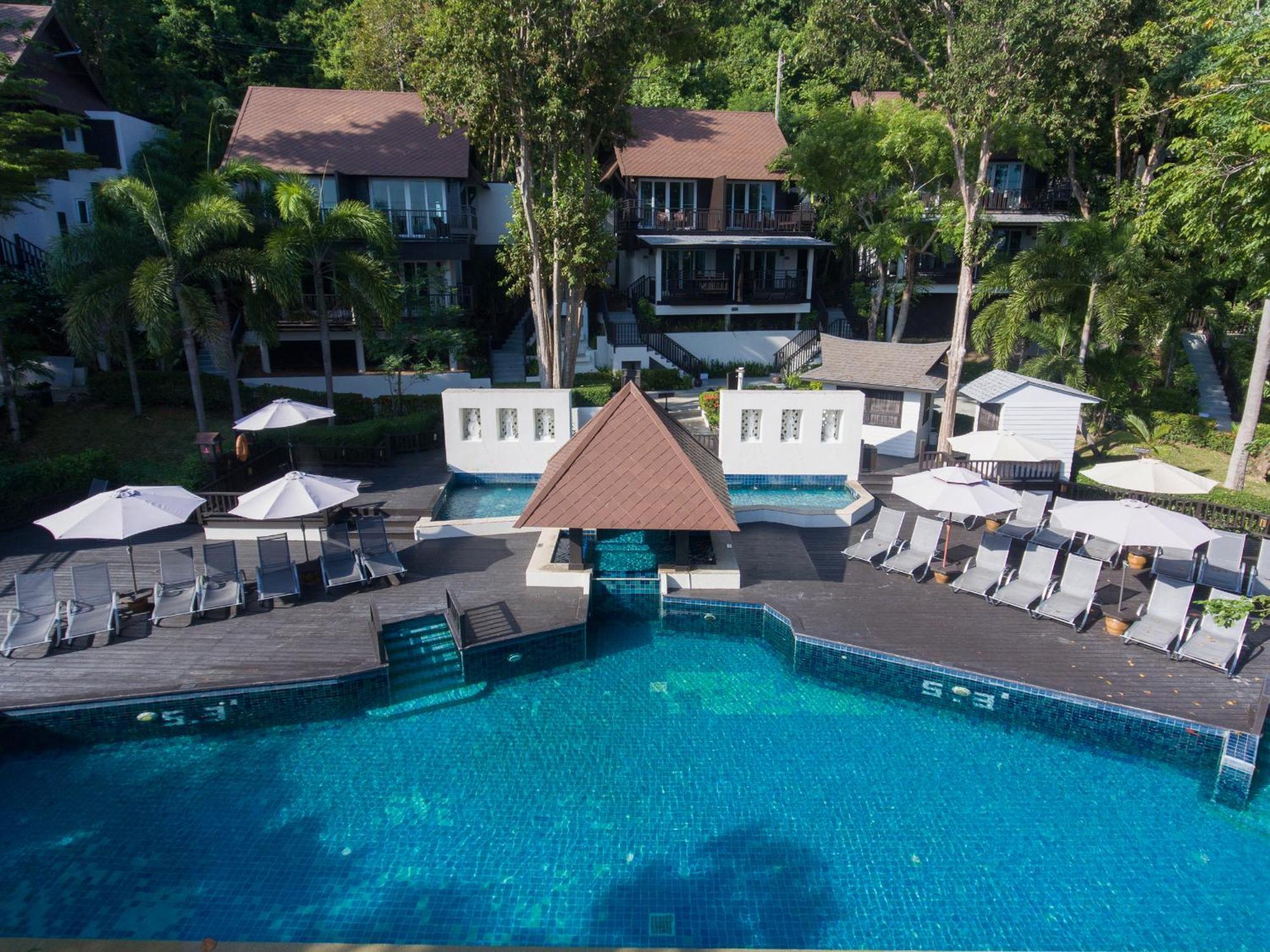 Resort Resort, Leam Tong 4*