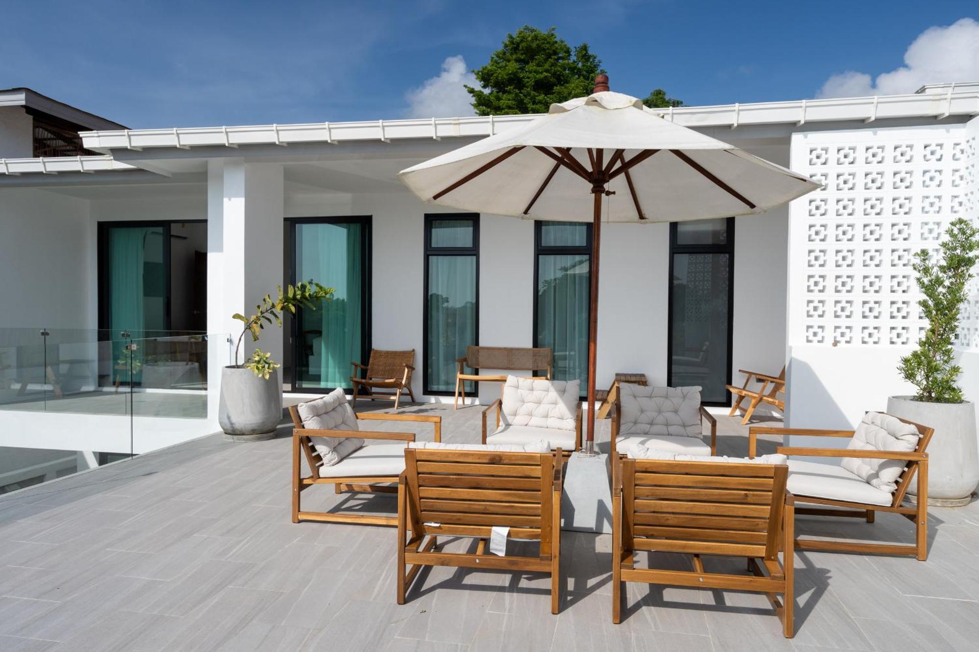 The Guu - Luxe Seaview Villa *