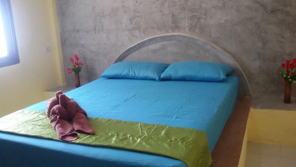 Sakai * Koh Lanta