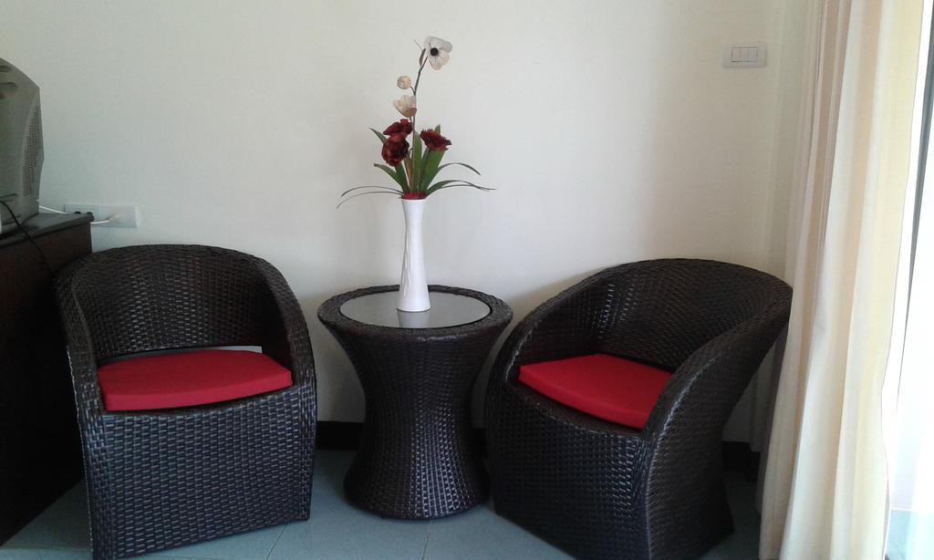 Resort Lanta Seafront 3*